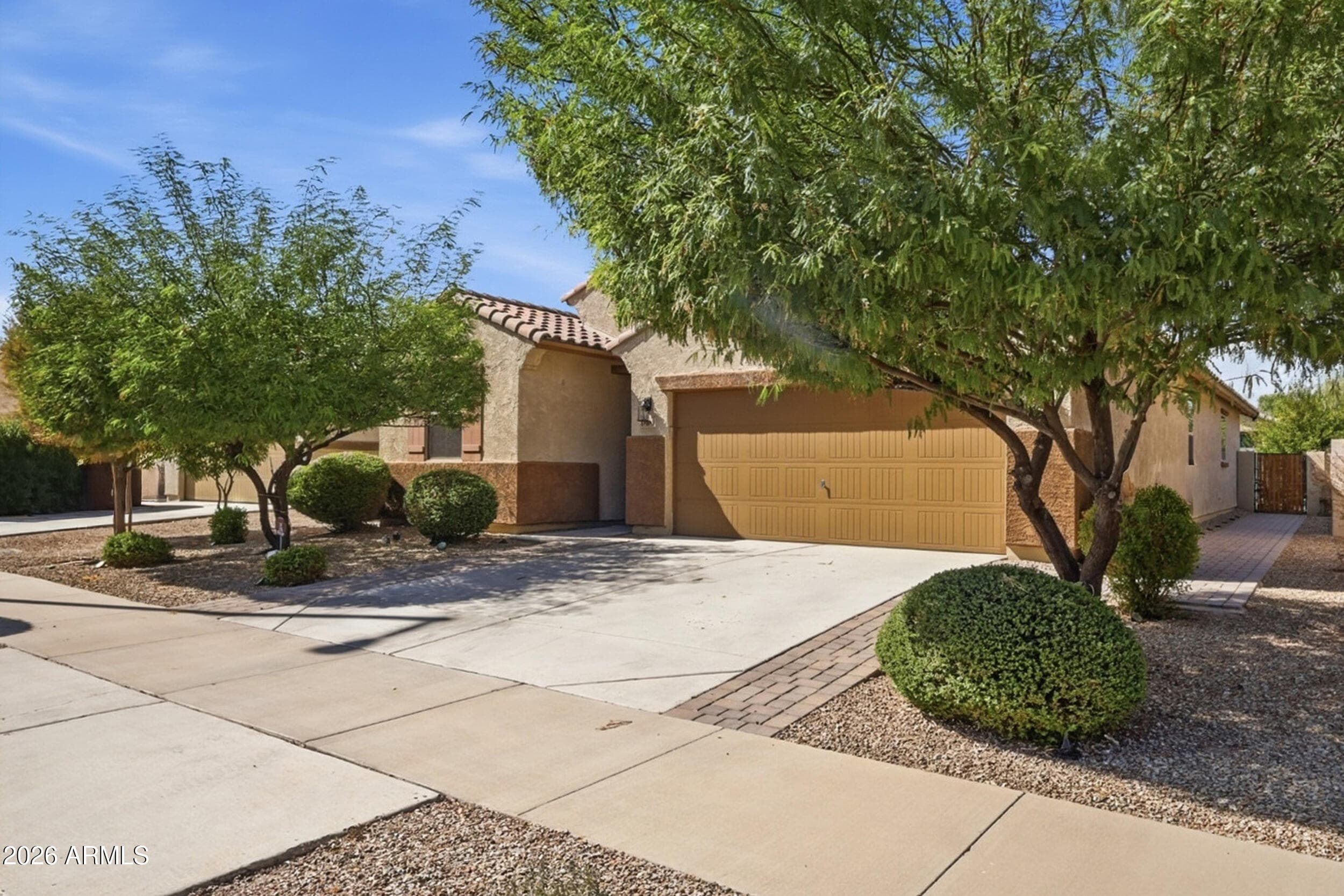 17990 W Louise Drive — photo 2
