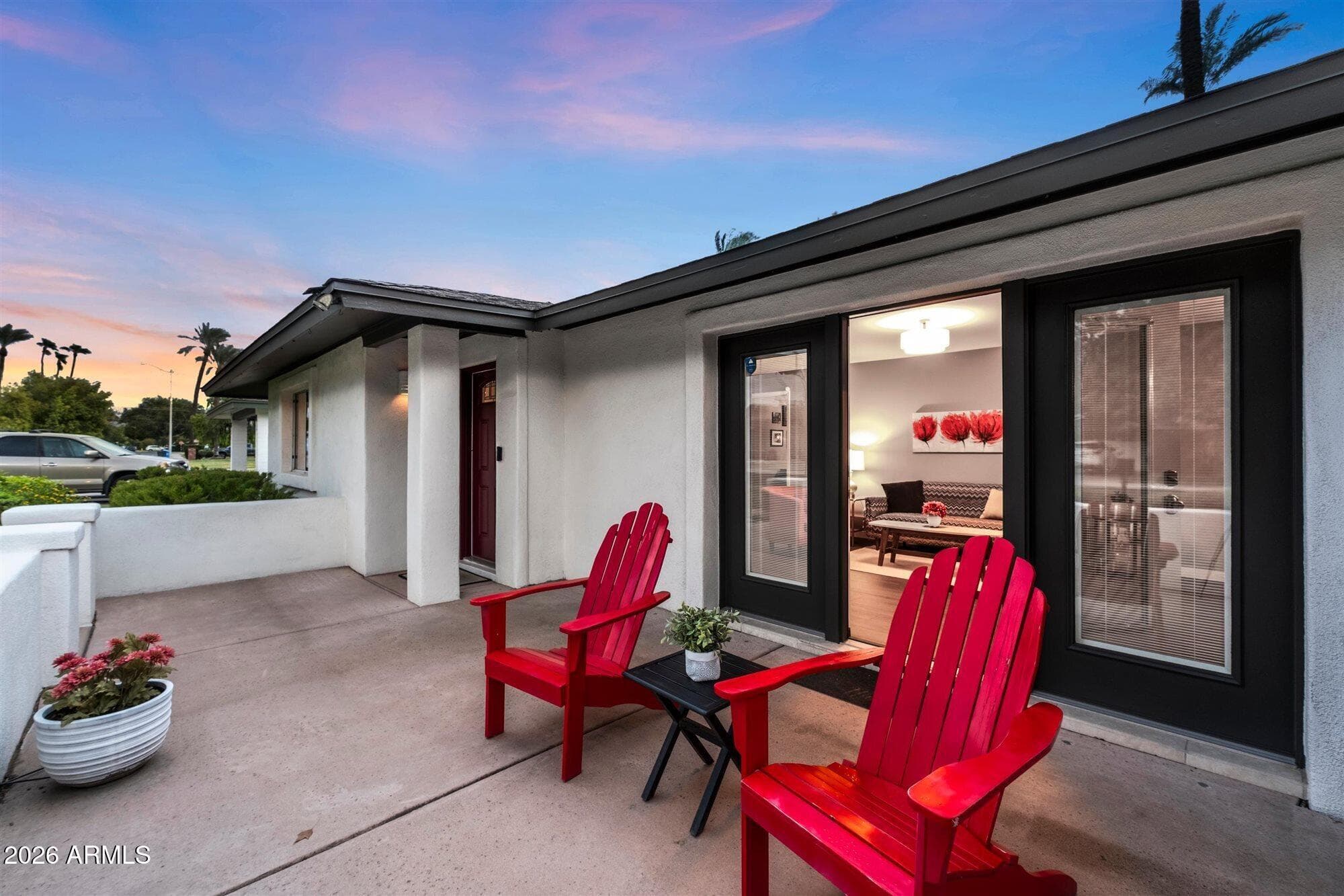1139 W Northview Avenue — photo 4