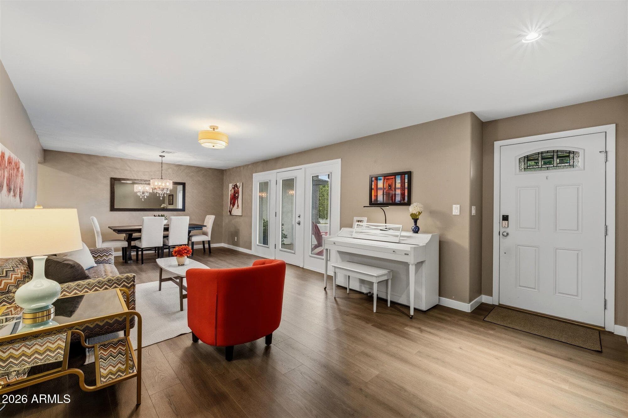 1139 W Northview Avenue — photo 5