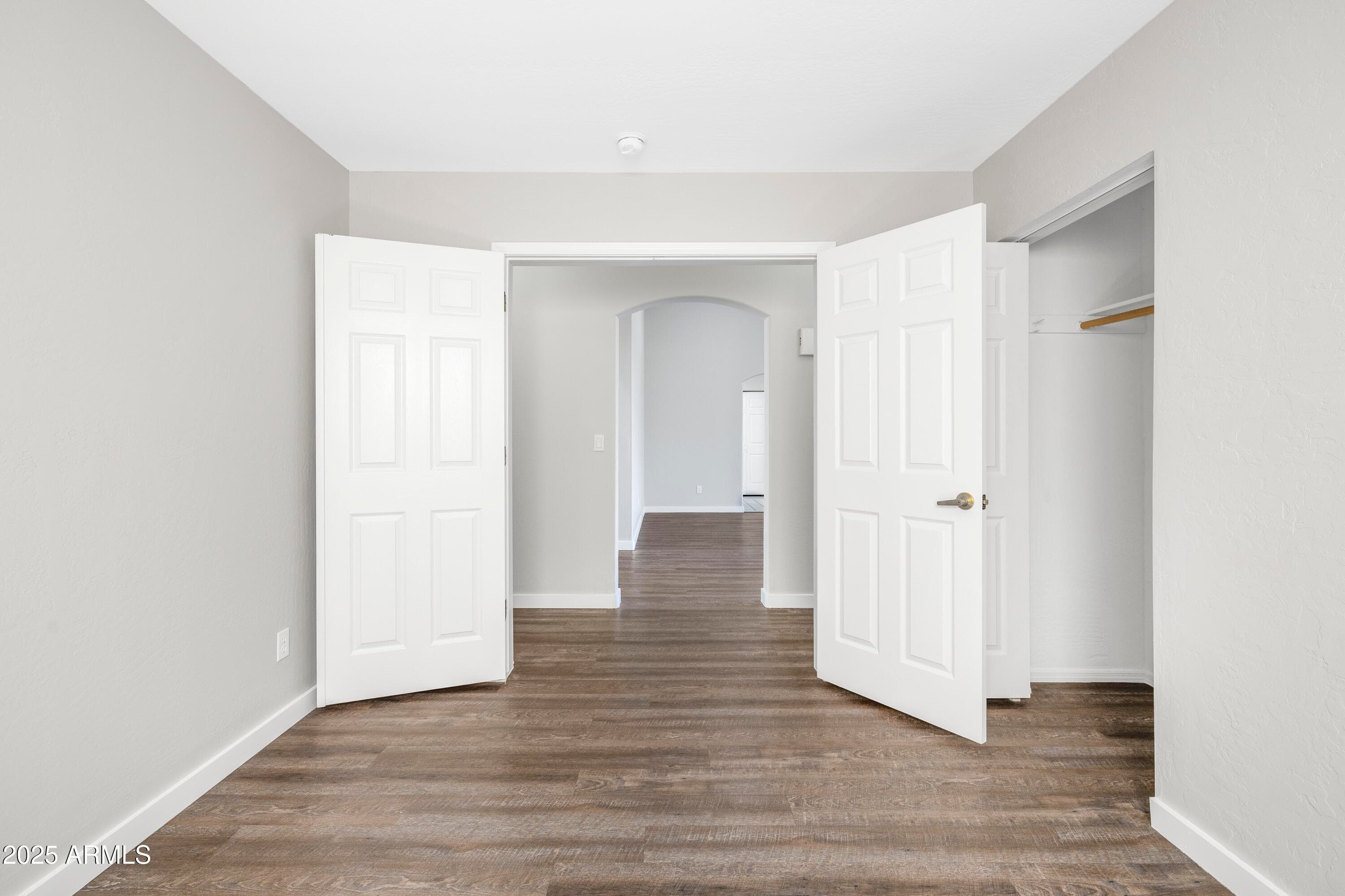 2647 N Miller Road 18 — photo 7