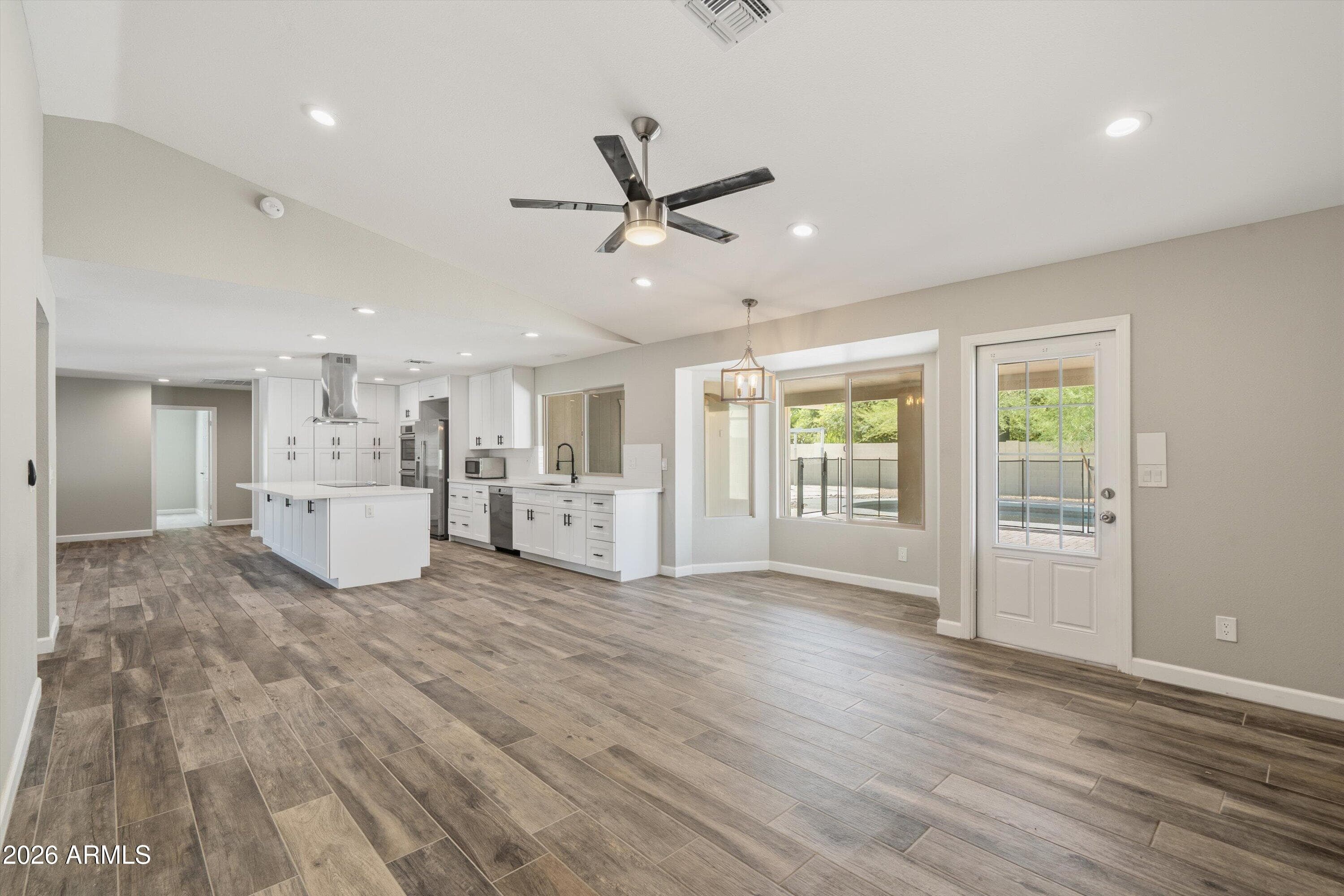 5227 E Paradise Lane — photo 4