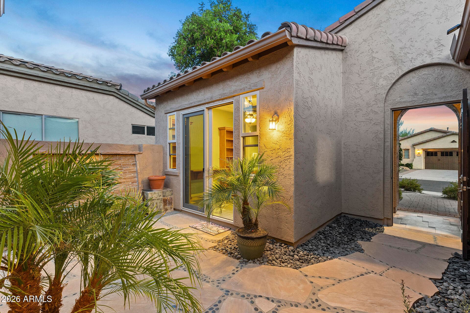 12926 W Red Fox Road — photo 8