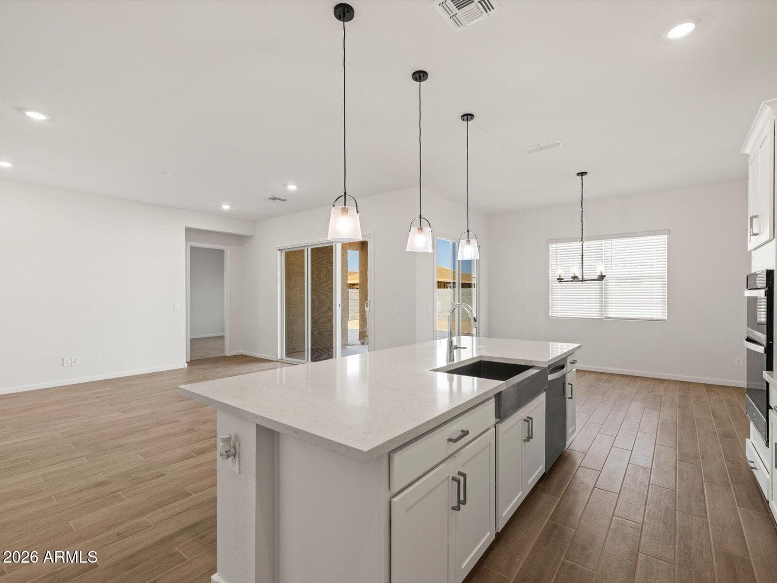 15864 W Honeysuckle Drive — photo 6