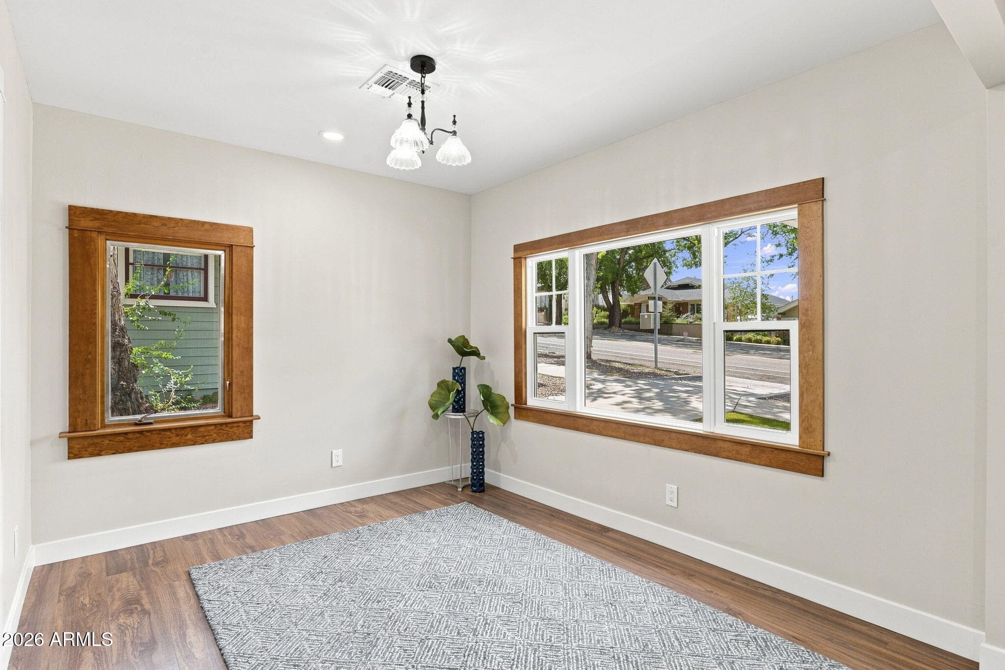 337 S Mount Vernon Avenue — photo 8