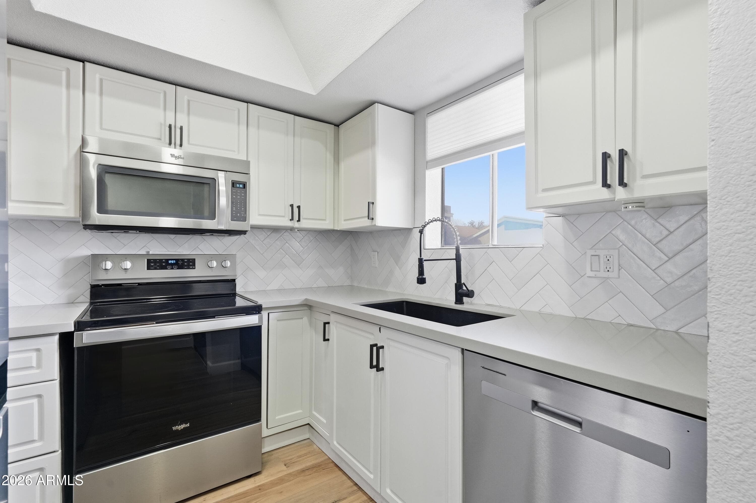 425 E Cullumber Avenue C — photo 7