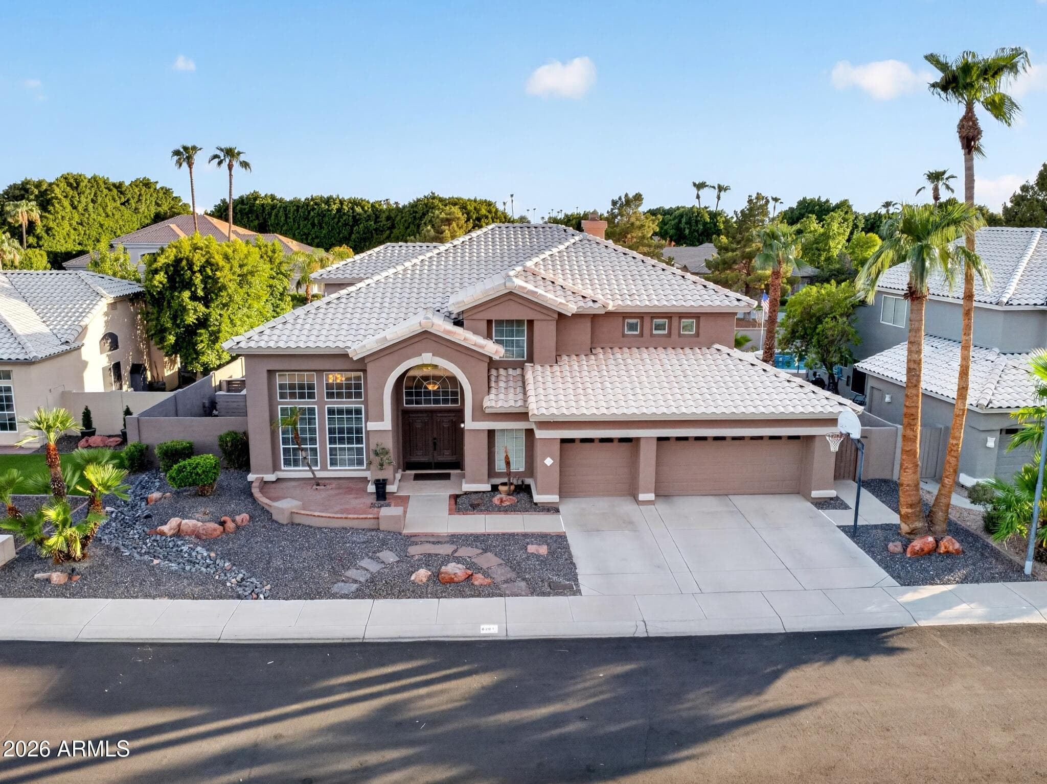 6261 W Louise Drive — photo 2