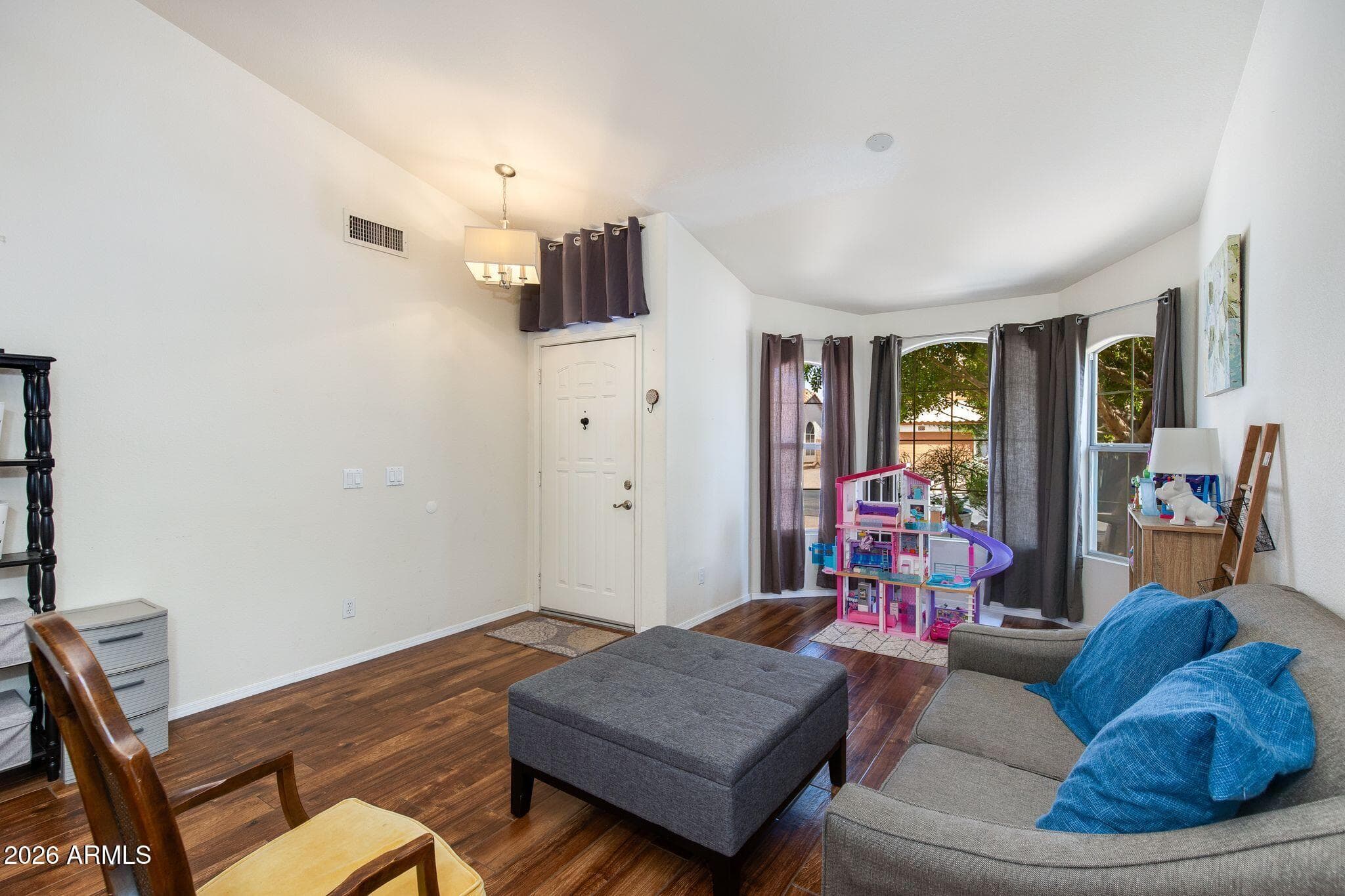 633 W Nopal Avenue — photo 3
