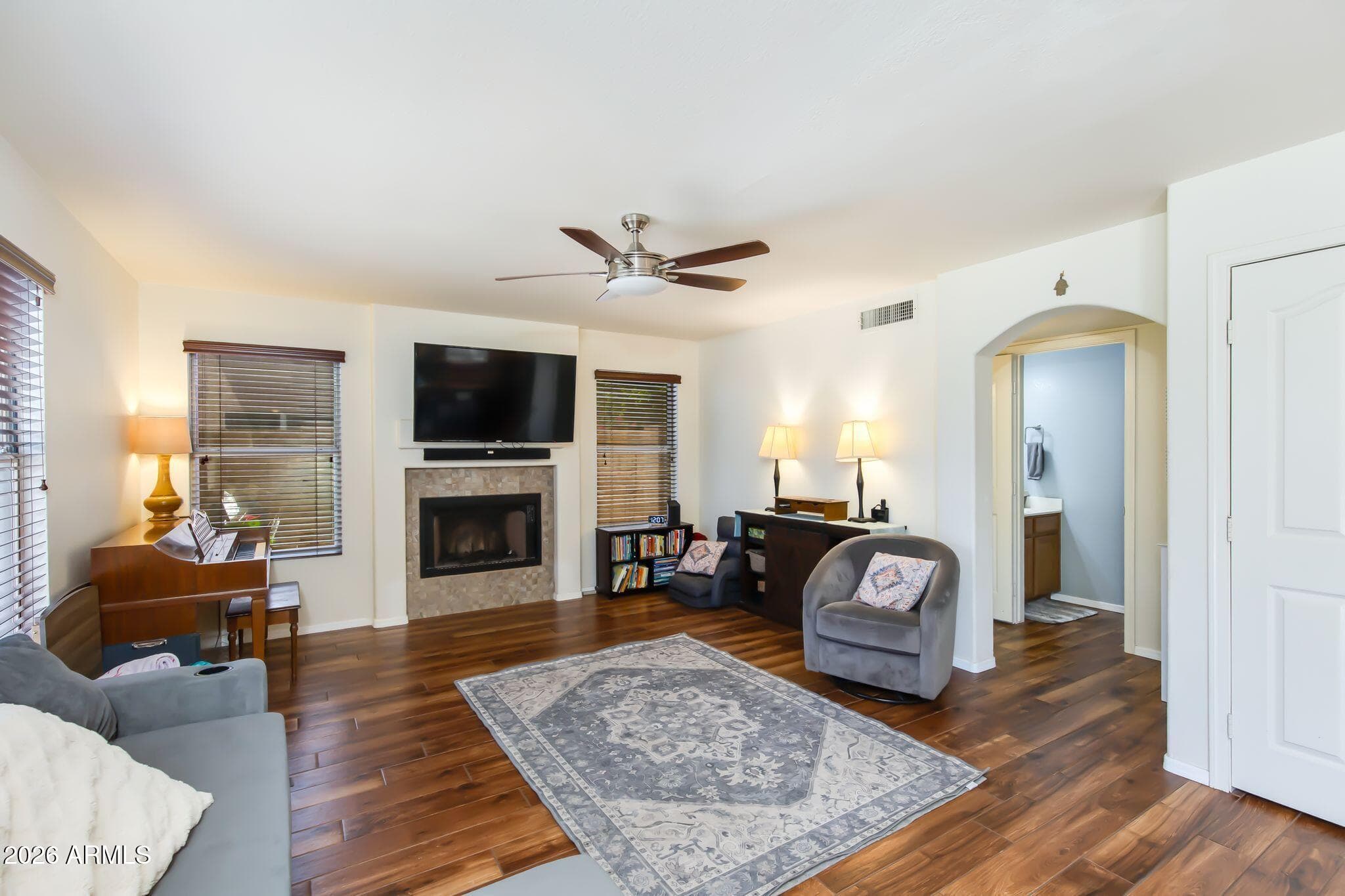 633 W Nopal Avenue — photo 5