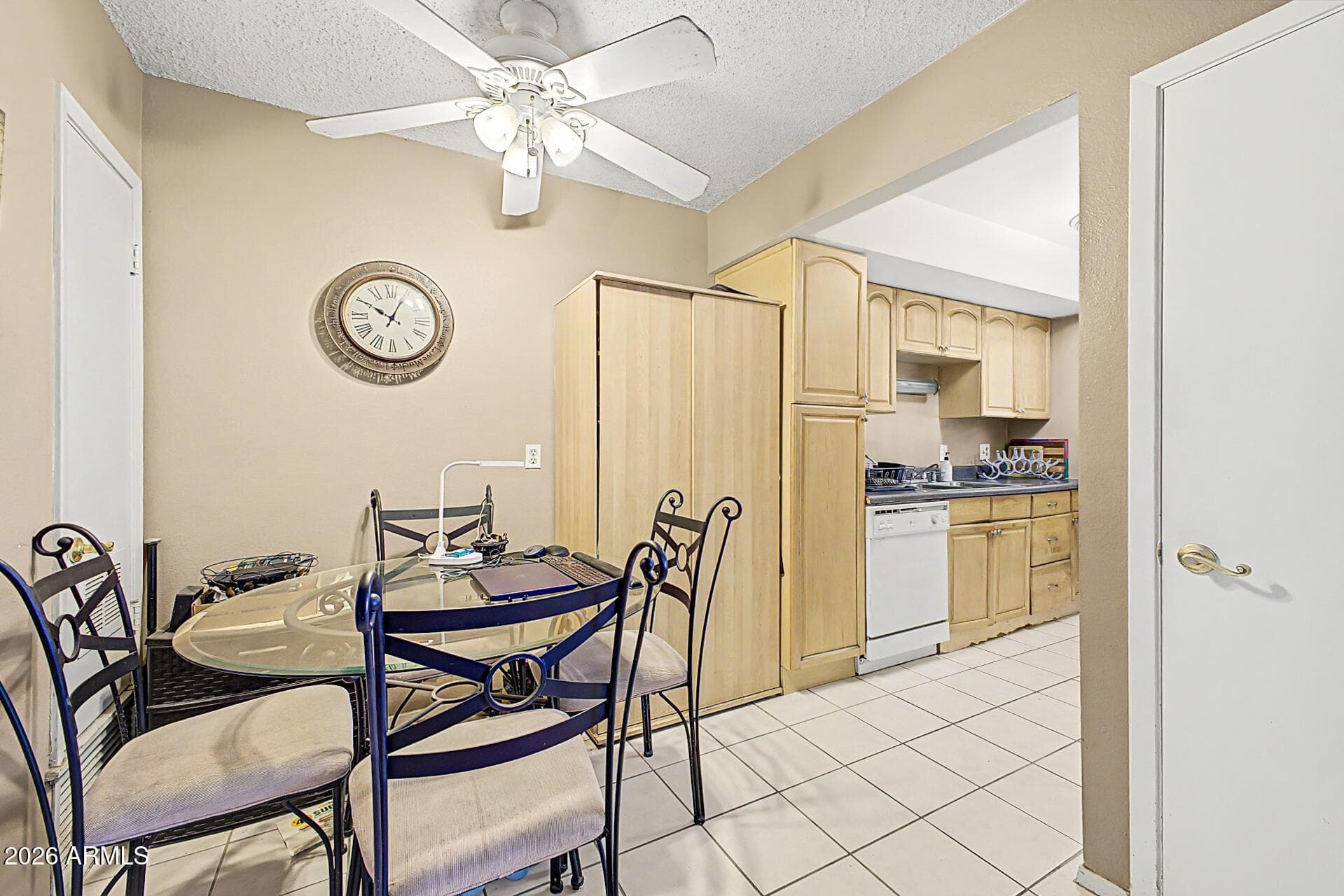 749 E Montebello Avenue 125 — photo 4