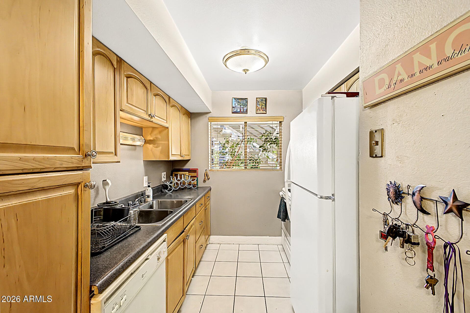 749 E Montebello Avenue 125 — photo 5