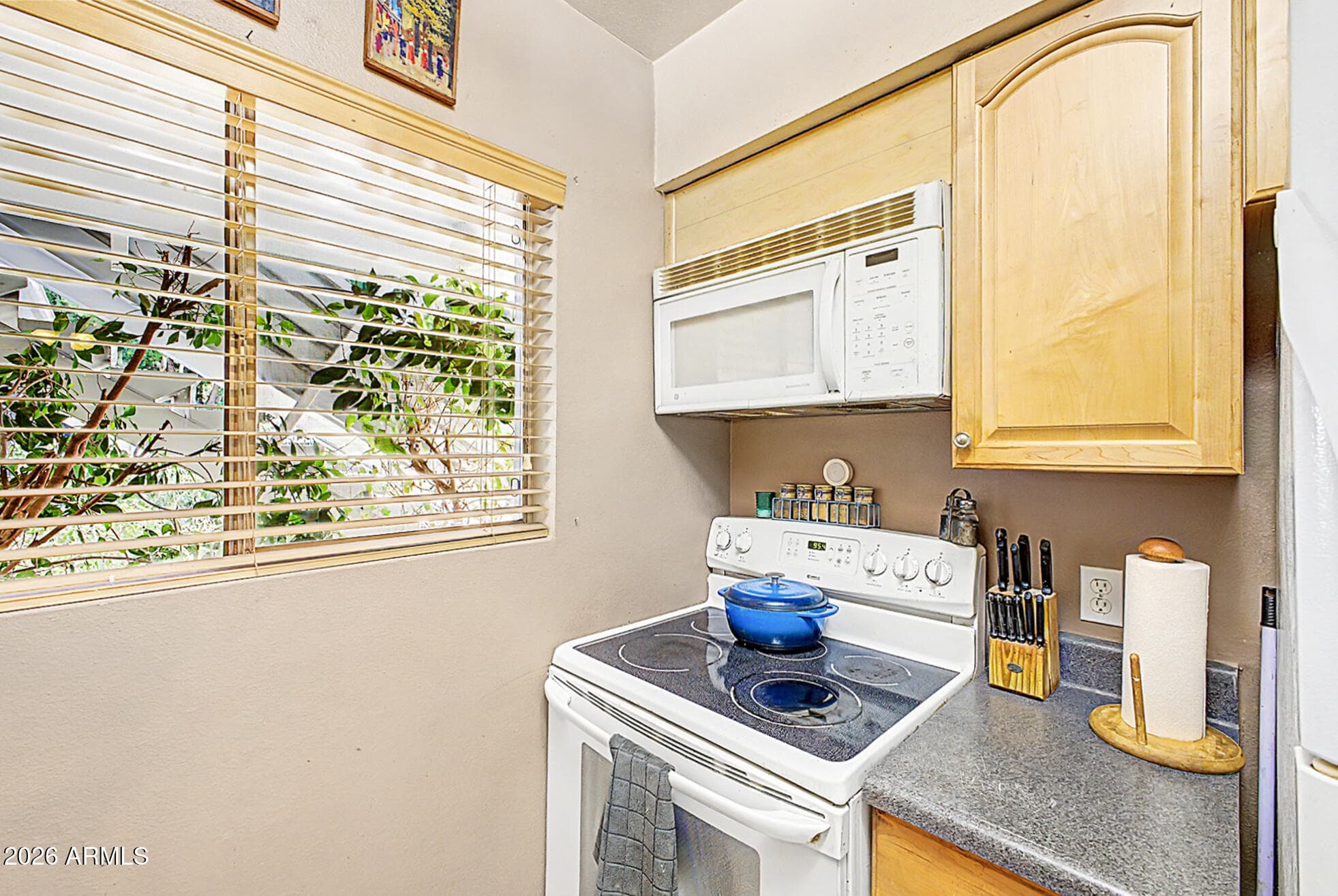 749 E Montebello Avenue 125 — photo 6