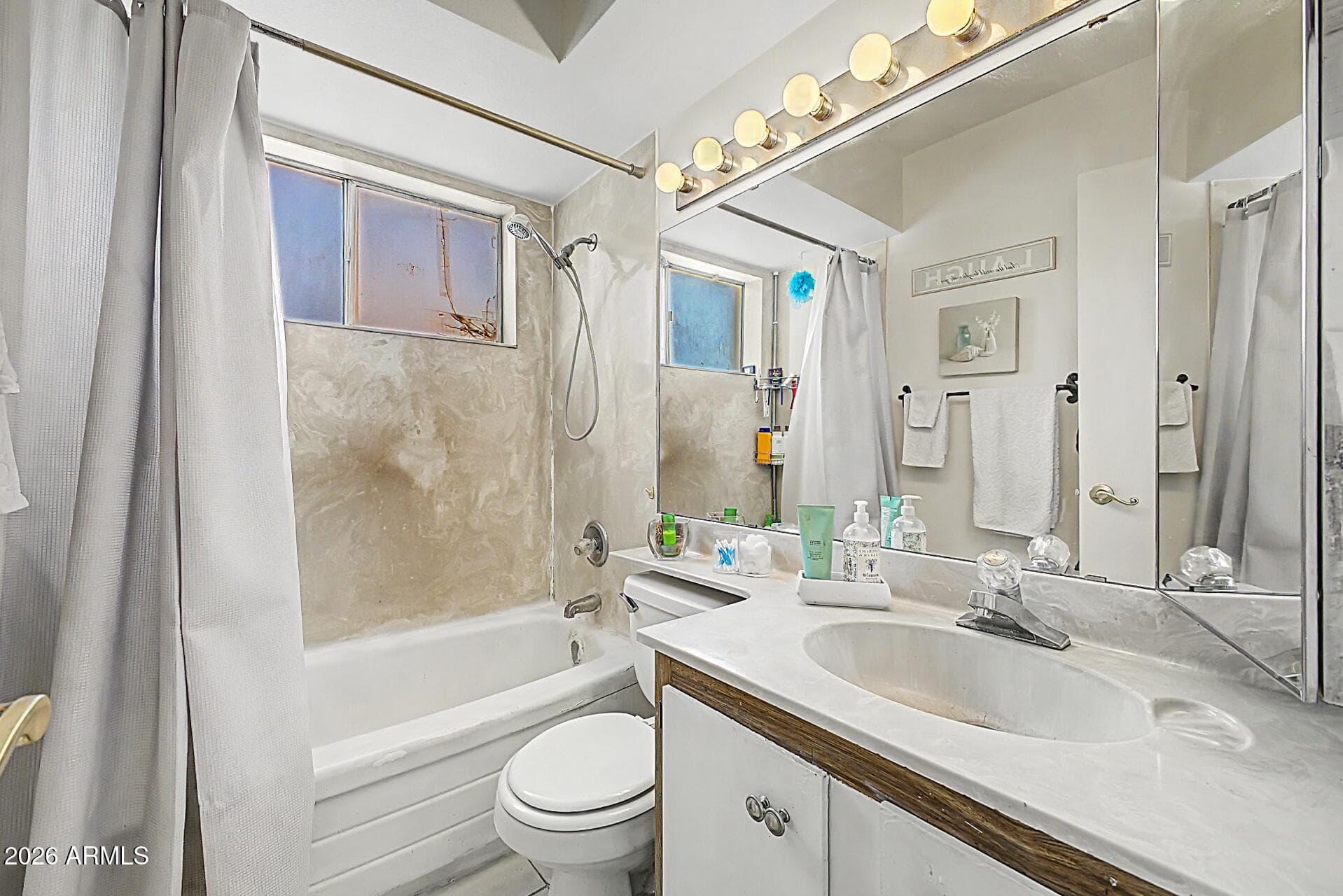 749 E Montebello Avenue 125 — photo 8