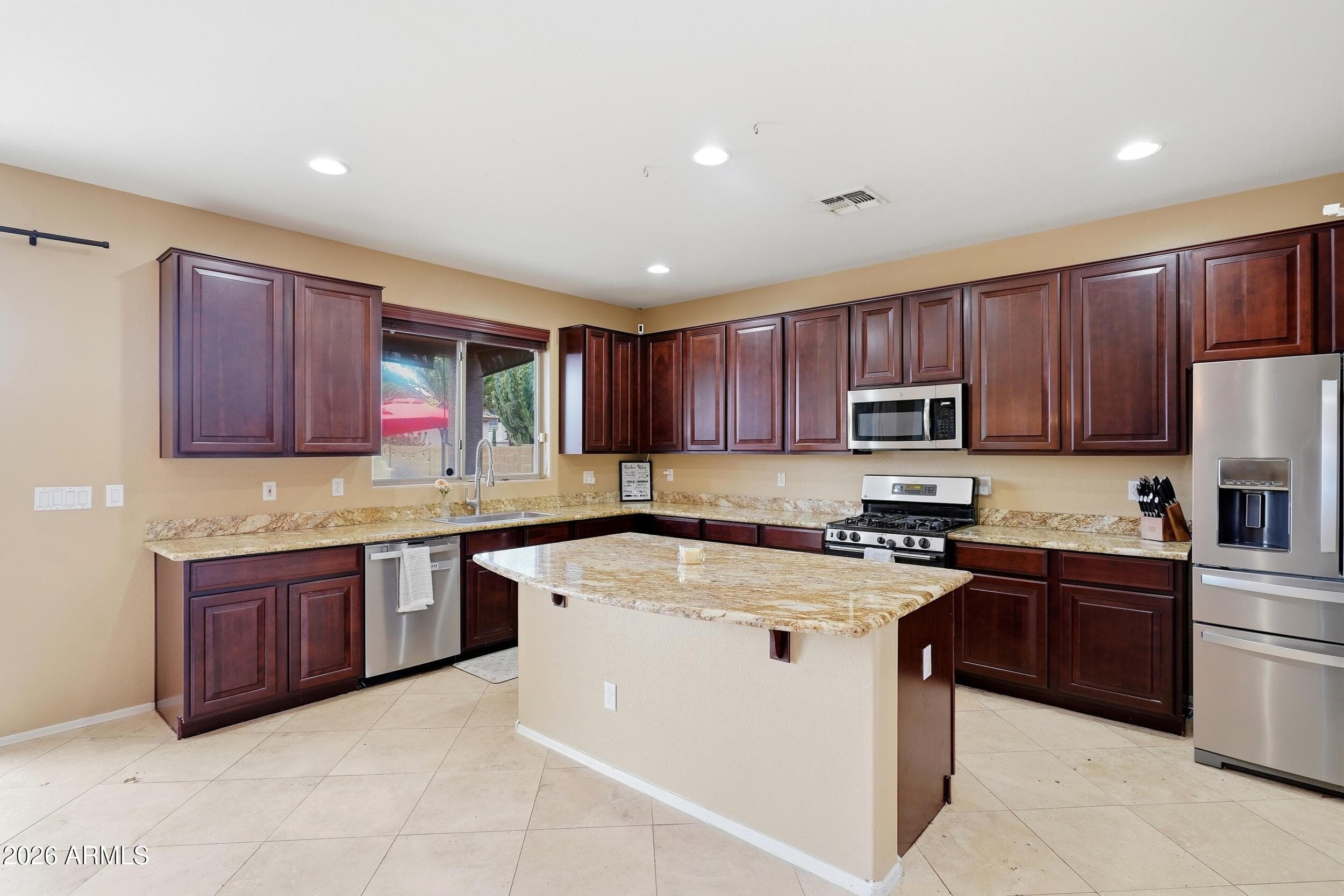 8357 W San Miguel Avenue — photo 3