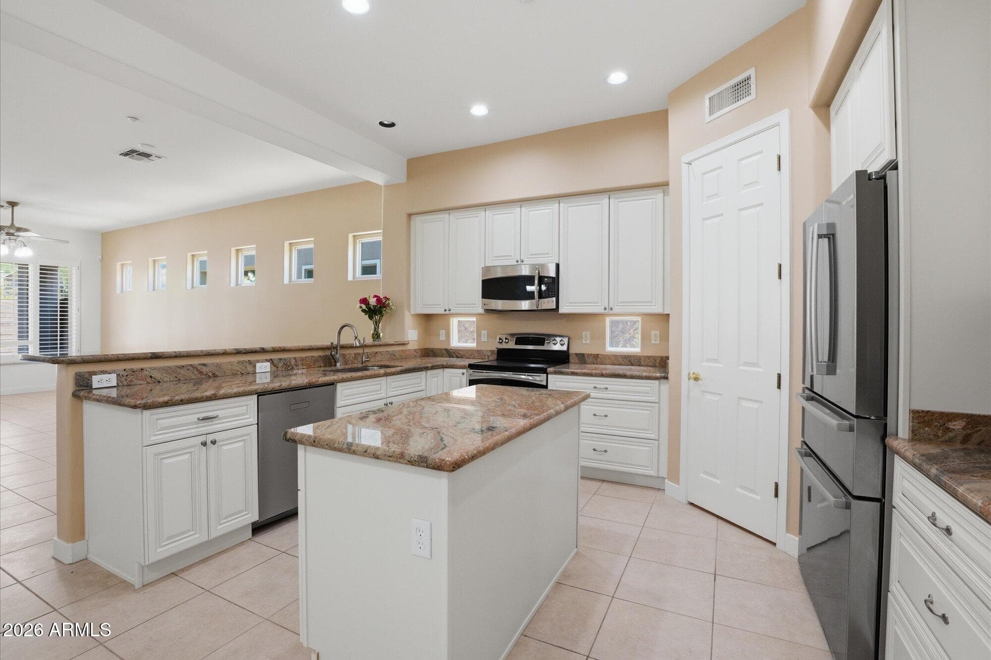 7366 E Eagle Feather Road — photo 4