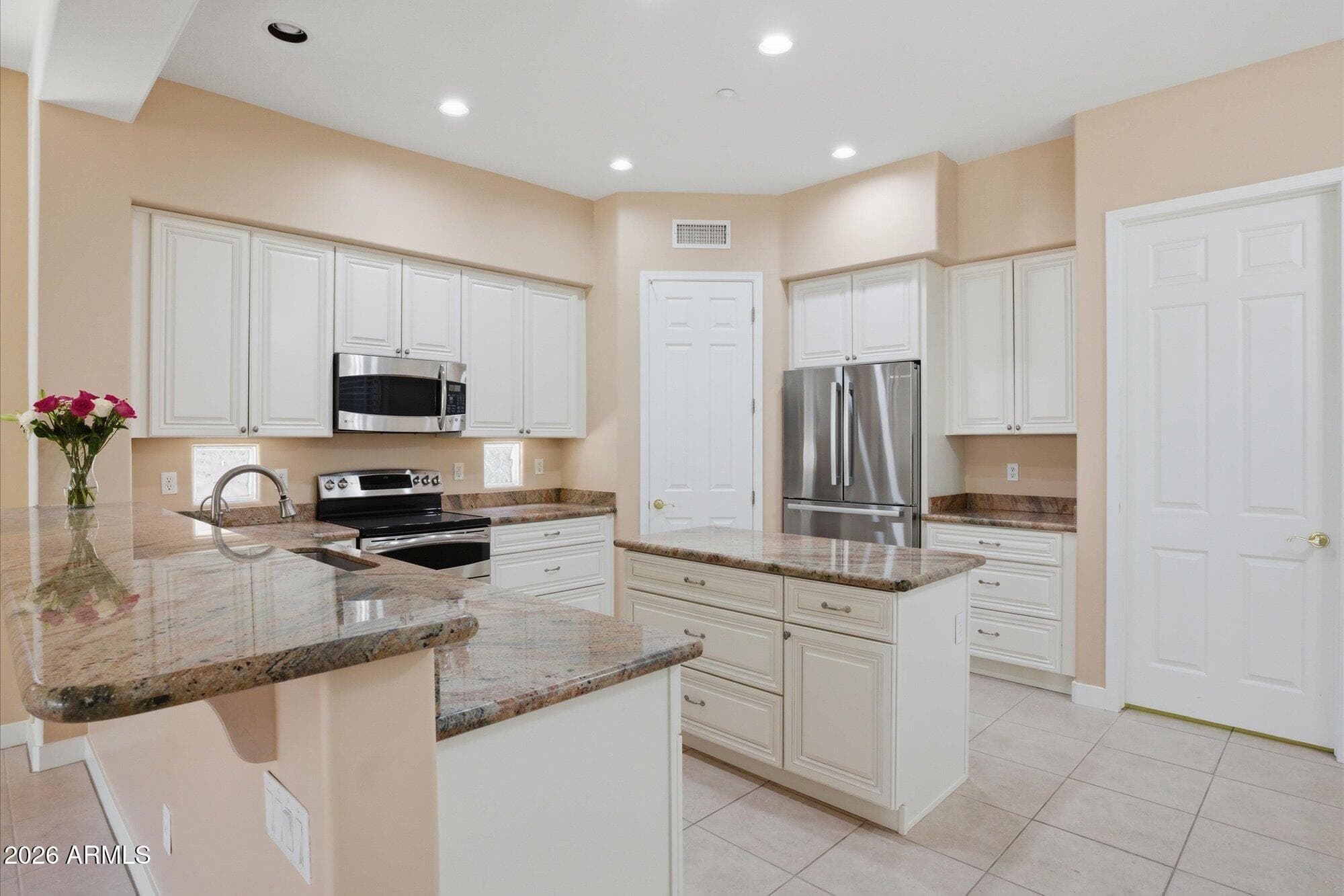 7366 E Eagle Feather Road — photo 6