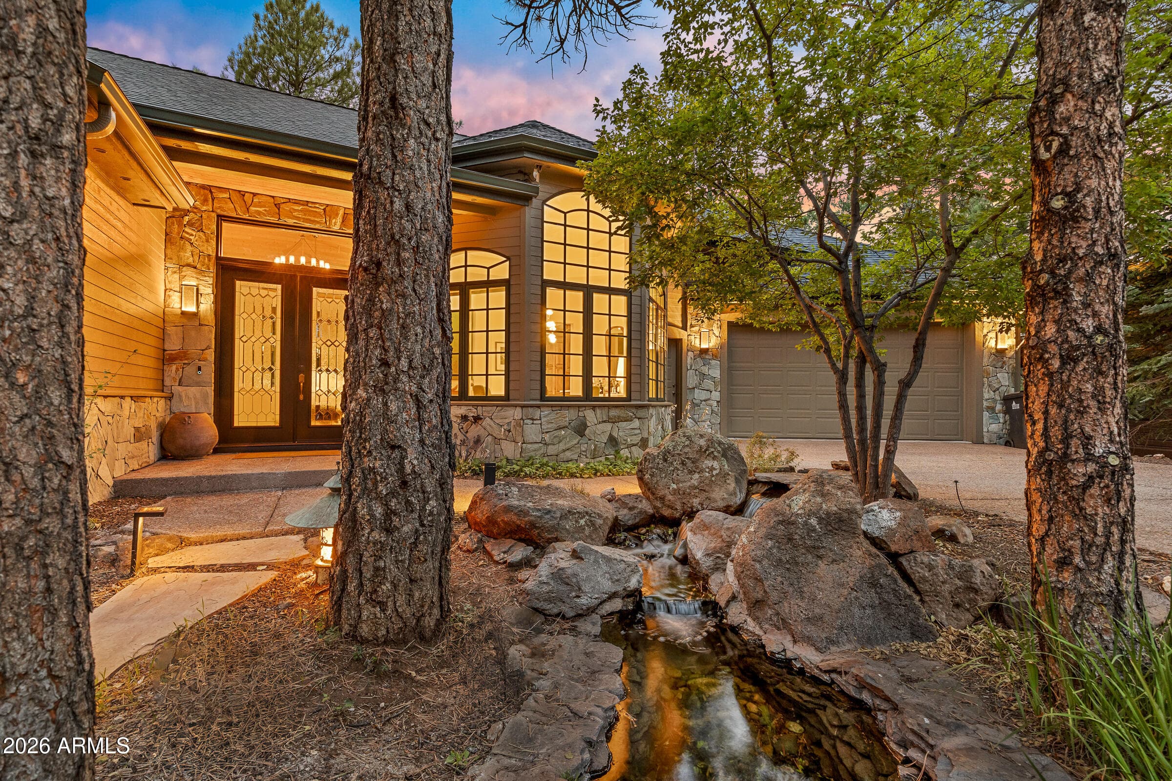 2354 Link Smith — photo 8