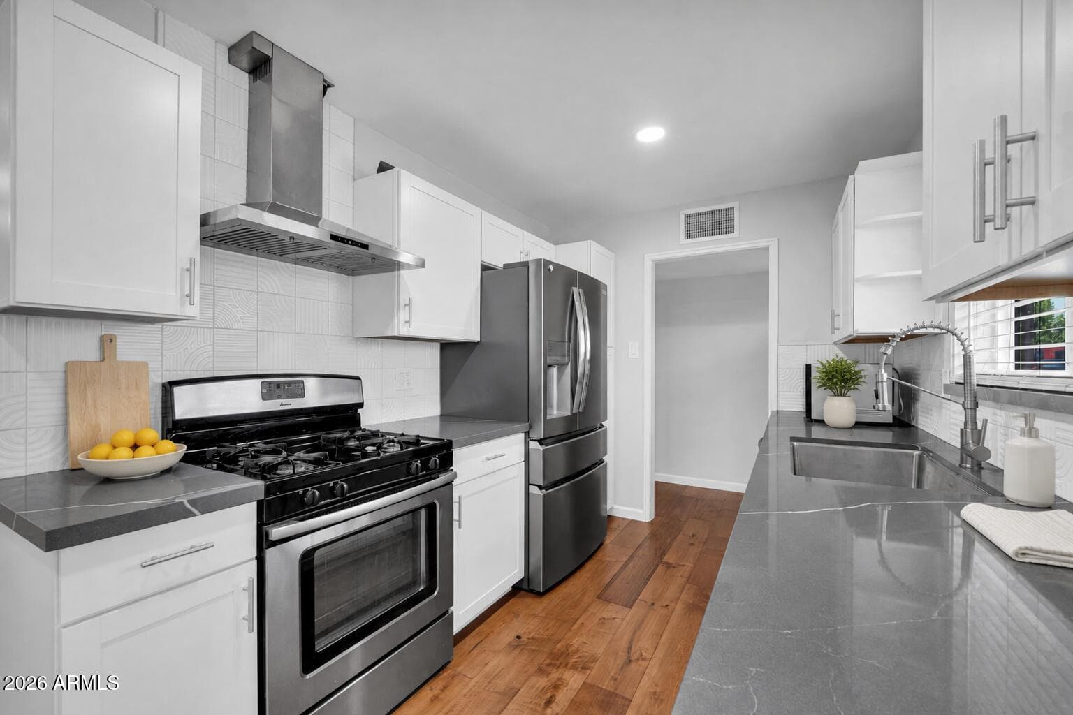 4702 E Mckinley Street — photo 2