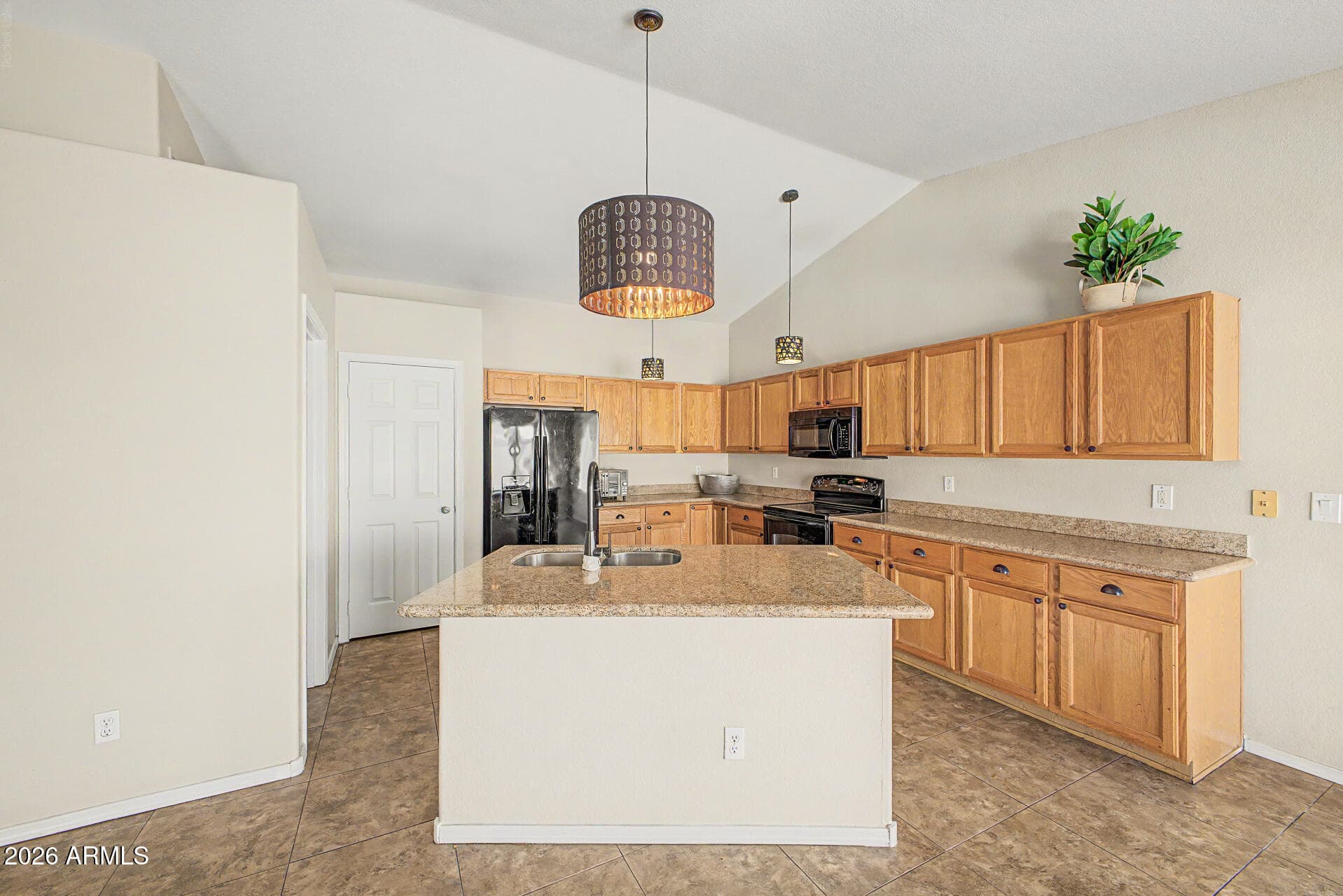 6310 E Portia Street — photo 3