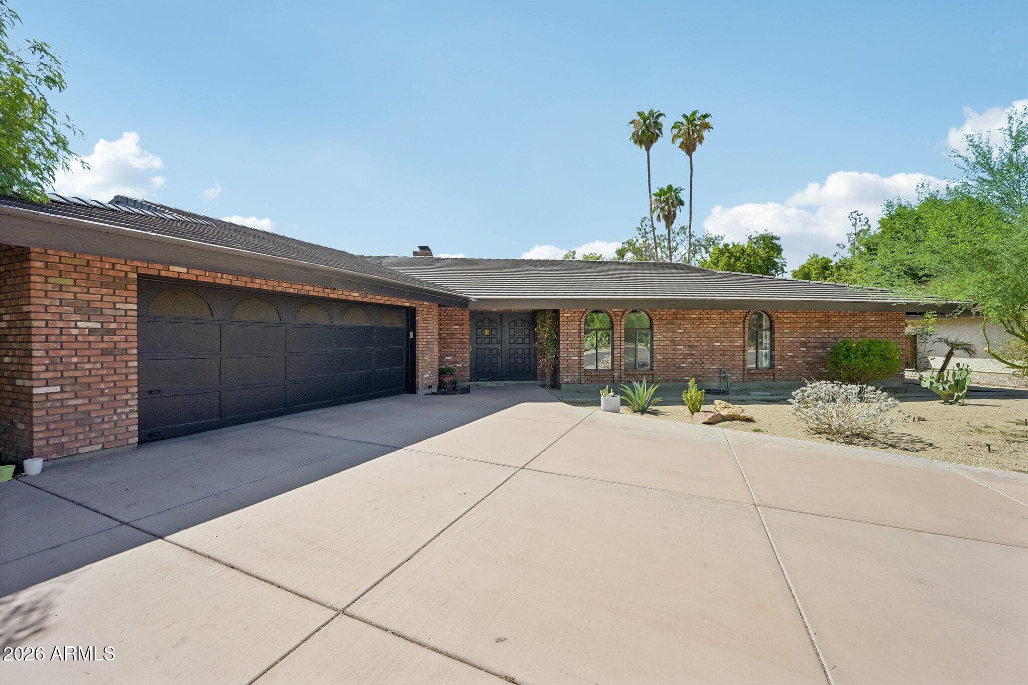 123 E Loma Vista Drive — photo 1 of 34