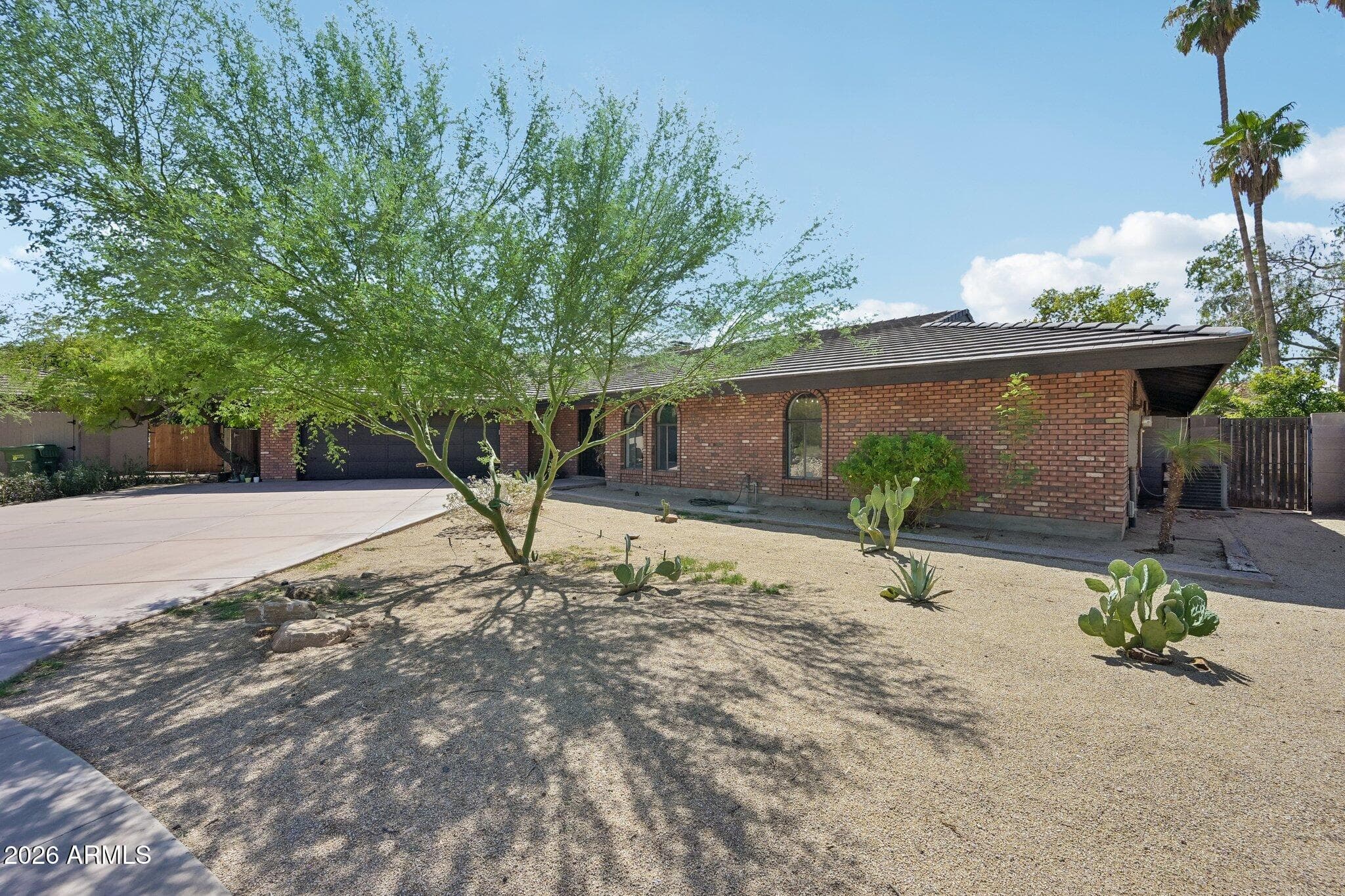 123 E Loma Vista Drive — photo 2