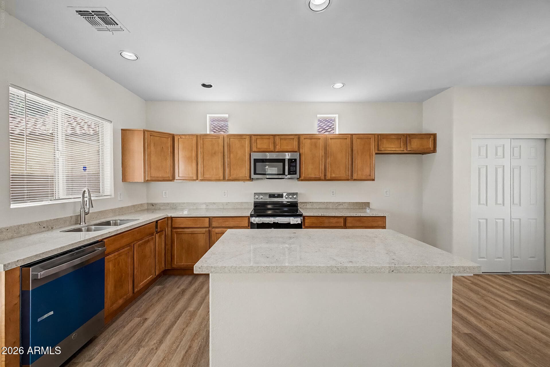 9446 W Berkeley Road — photo 3