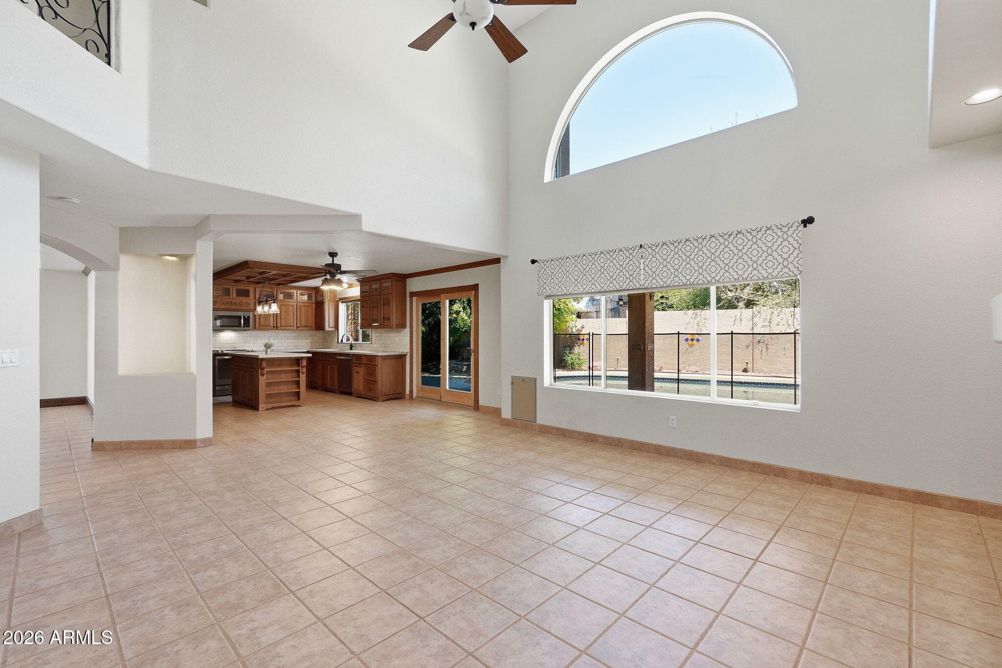 4658 E Kelly Drive — photo 4