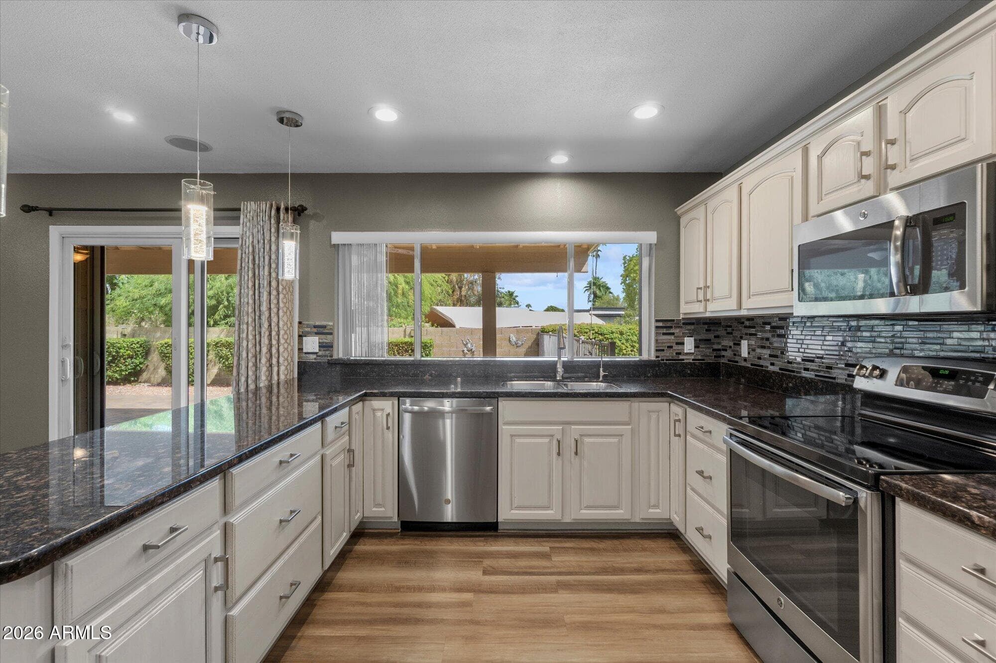 4016 E Shangri La Road — photo 8