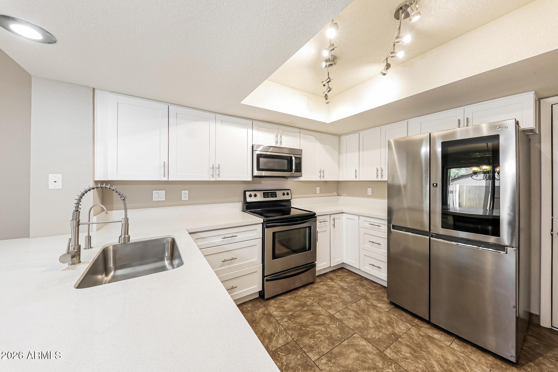 525 E Taro Lane — photo 8