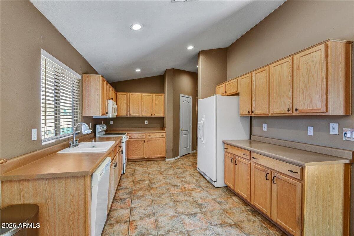 9171 W Lone Cactus Drive — photo 2