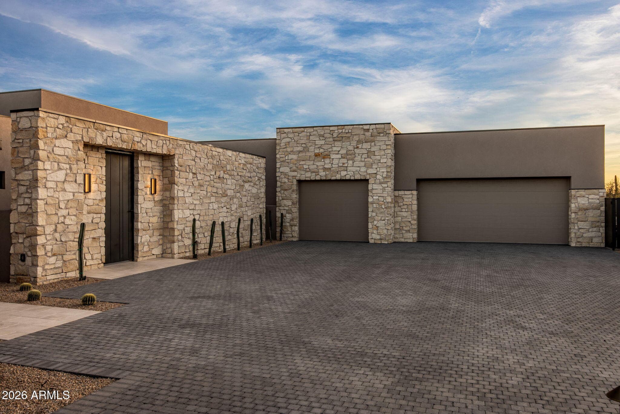 7498 E Whisper Rock Trail — photo 8