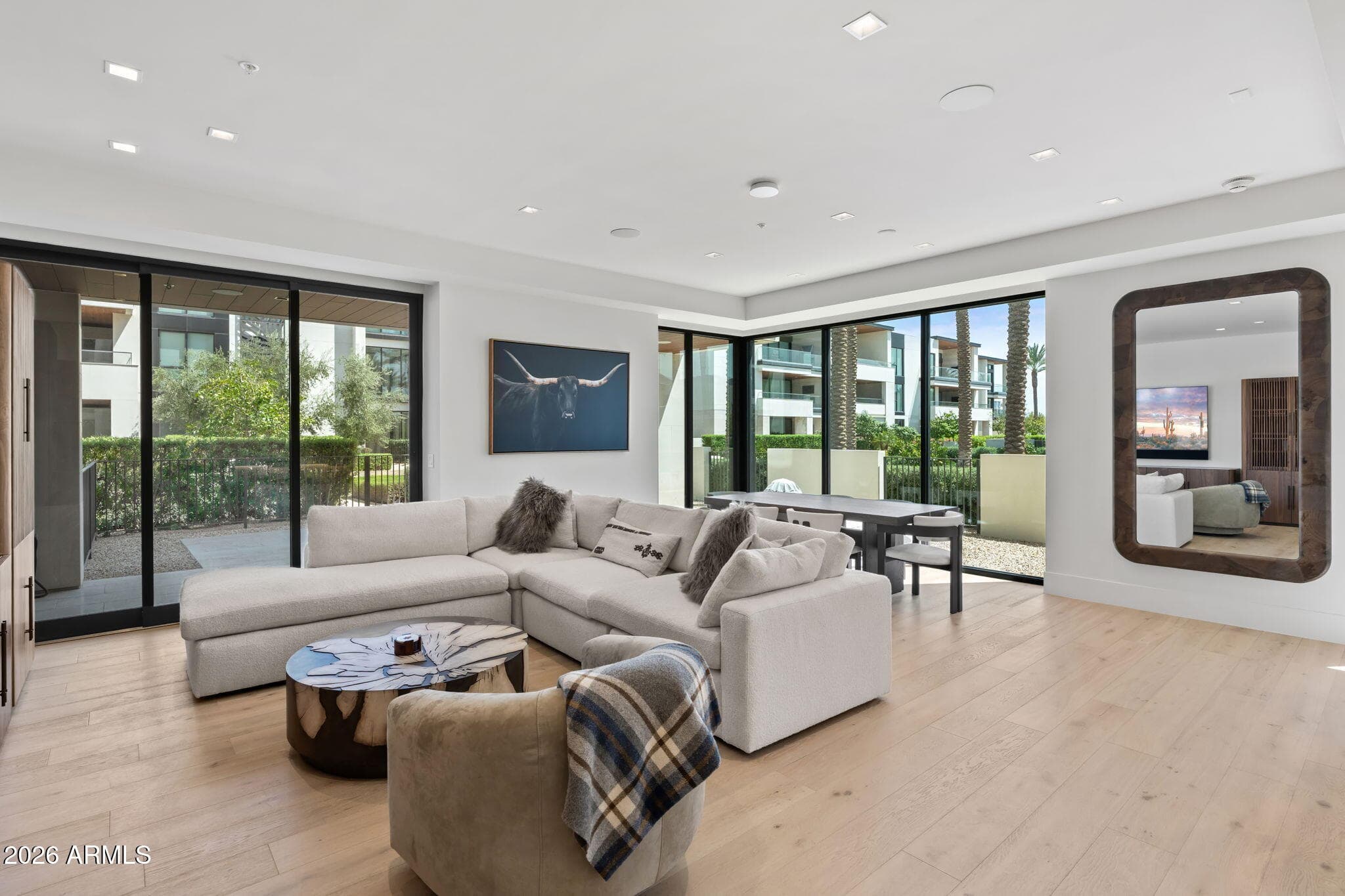 6587 N Palmeraie Boulevard 1008 — photo 8