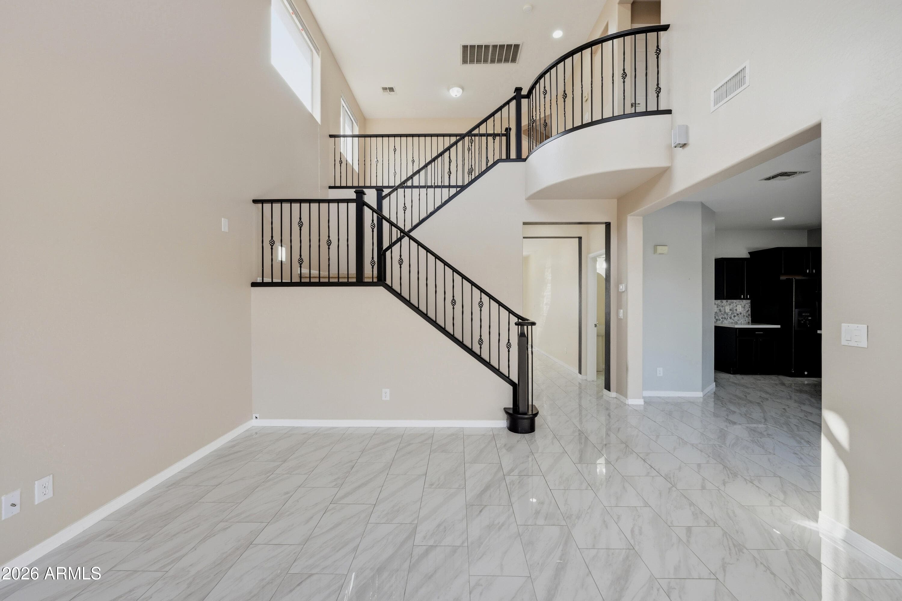 2546 W Cordia Lane — photo 5