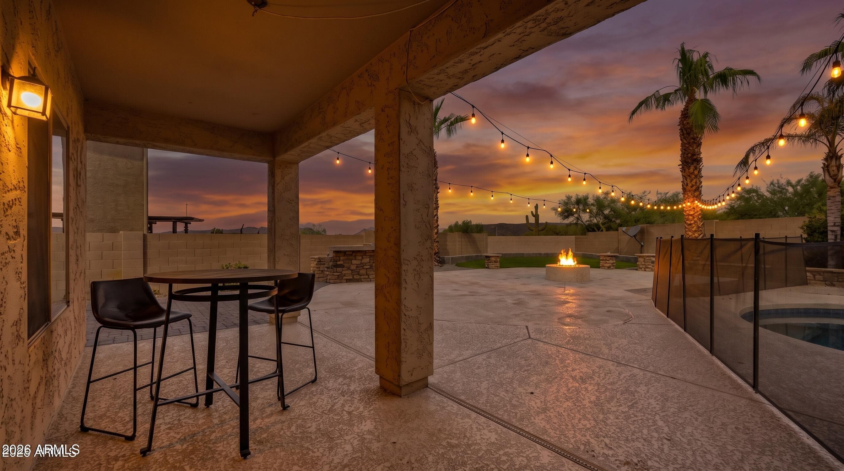 2546 W Cordia Lane — photo 4