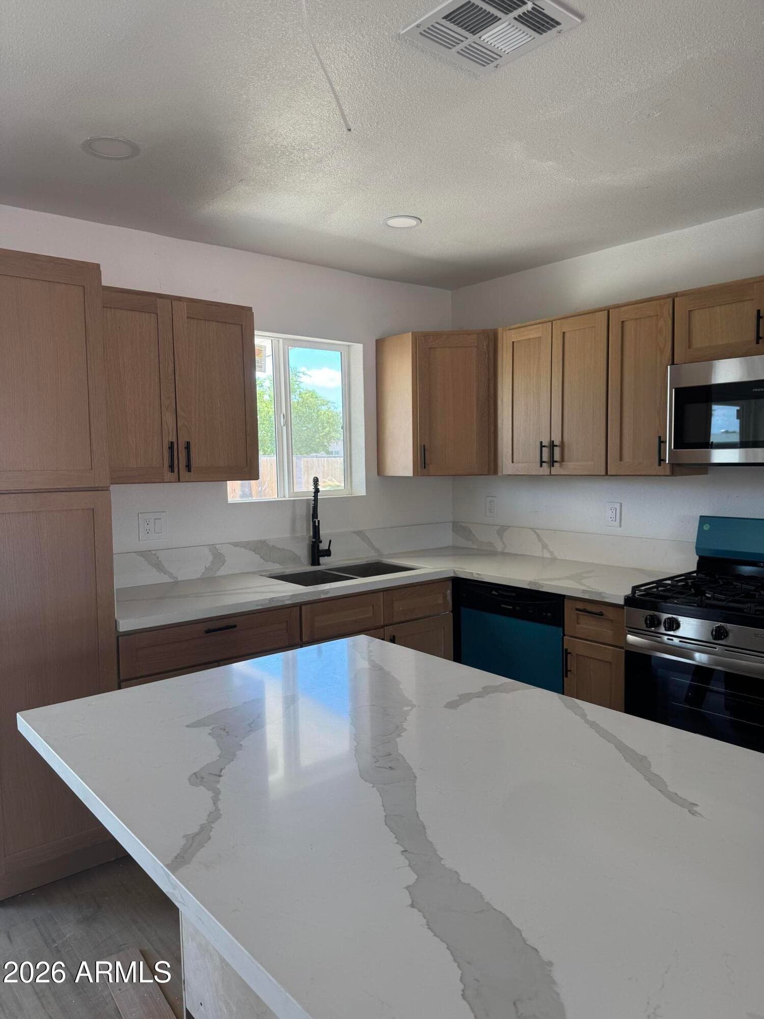 37 W Rawhide Avenue — photo 7