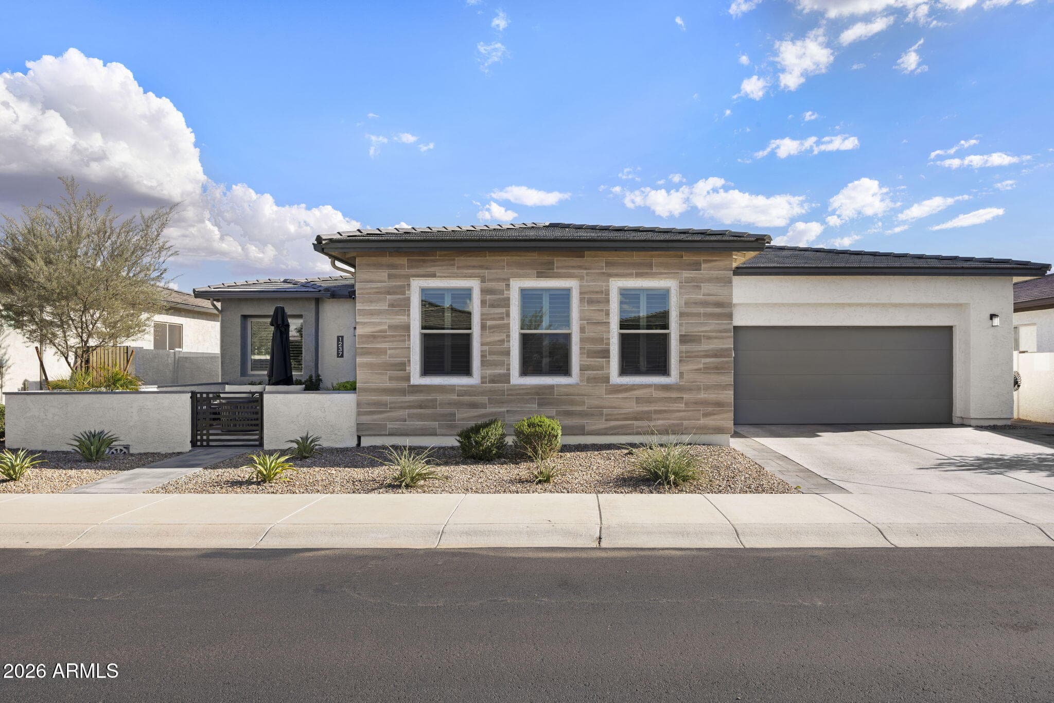 1237 W Cherrywood Drive — photo 4