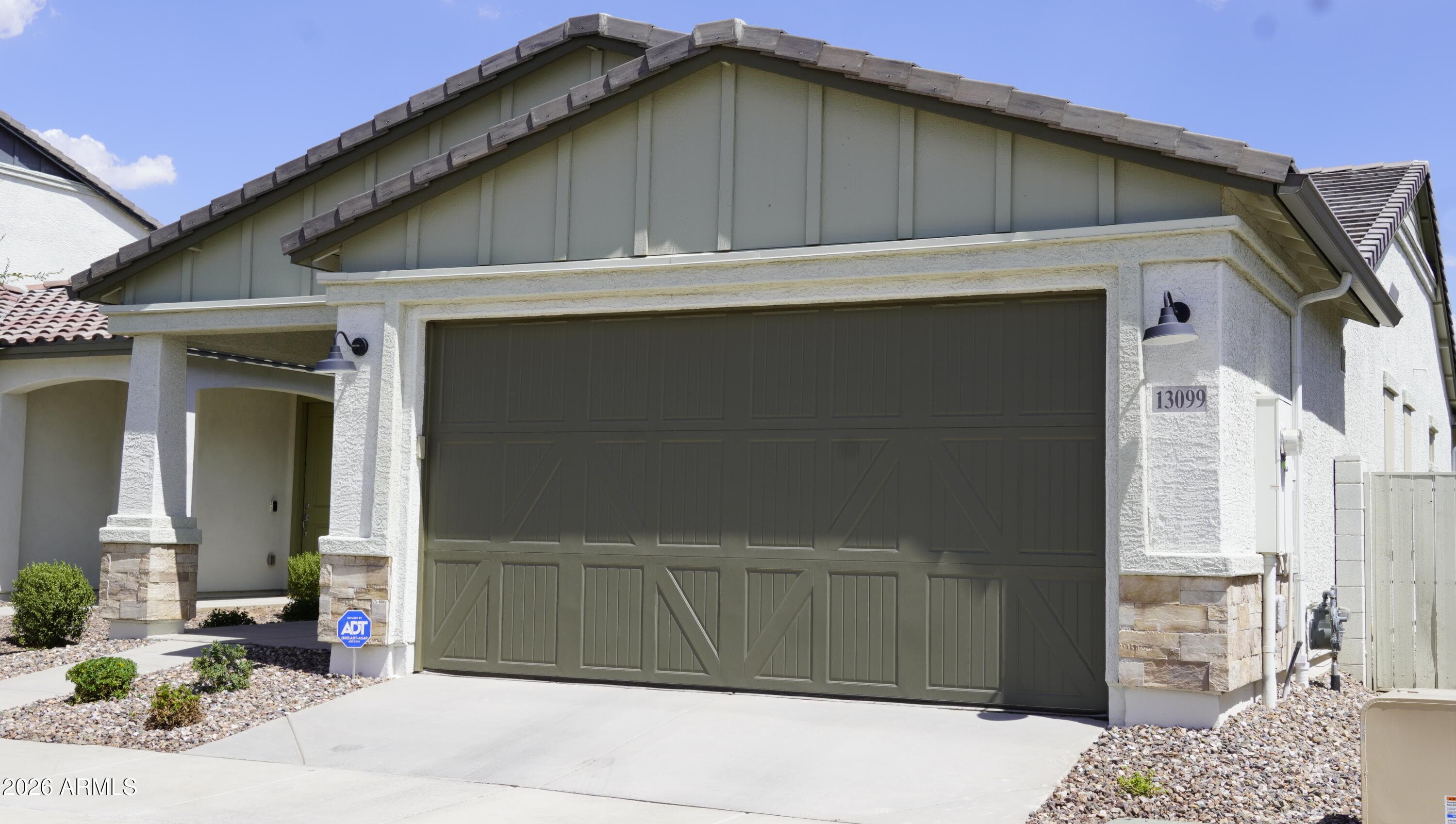 13099 N 146th Drive — photo 2