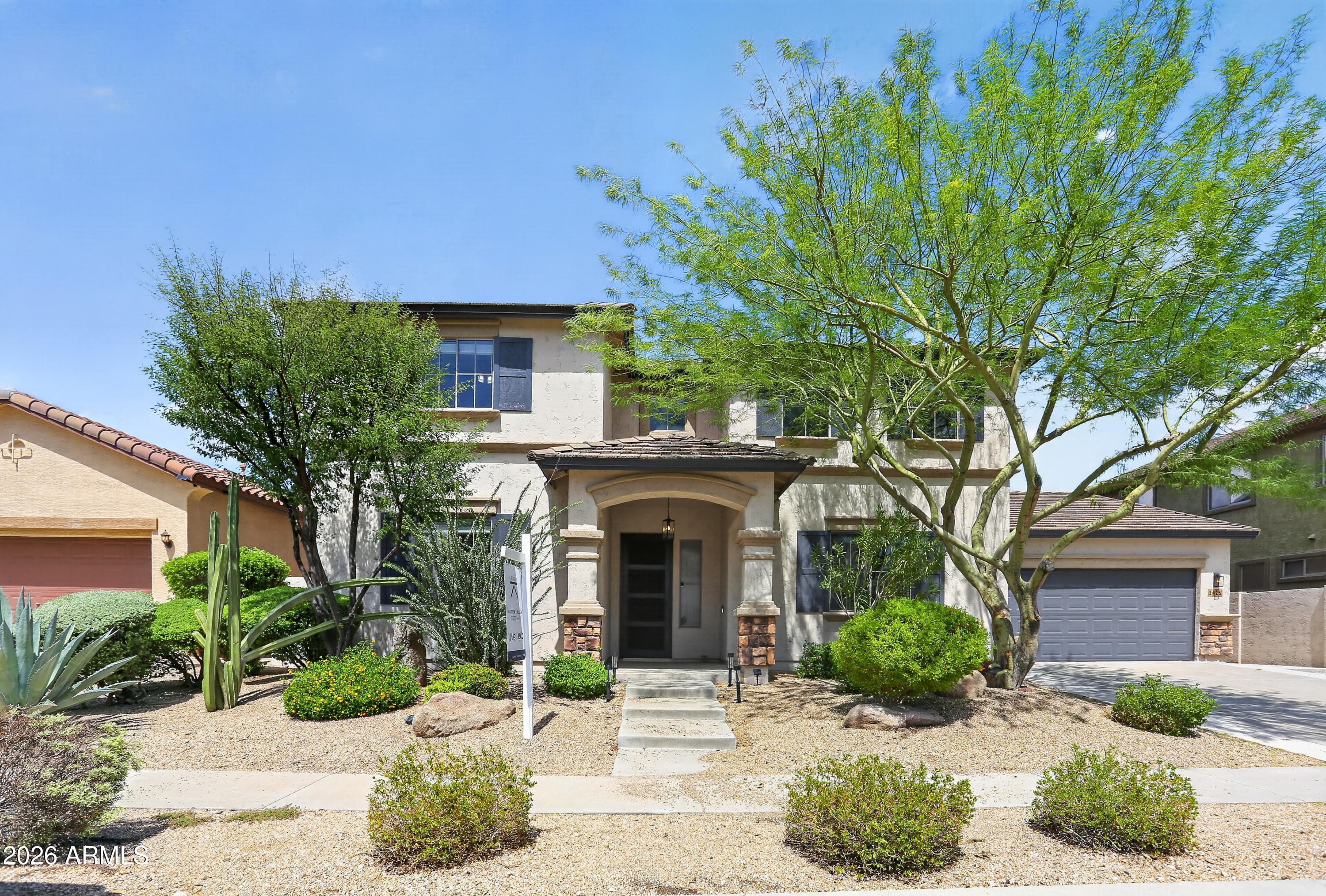 2426 W Horsetail Trail — photo 2
