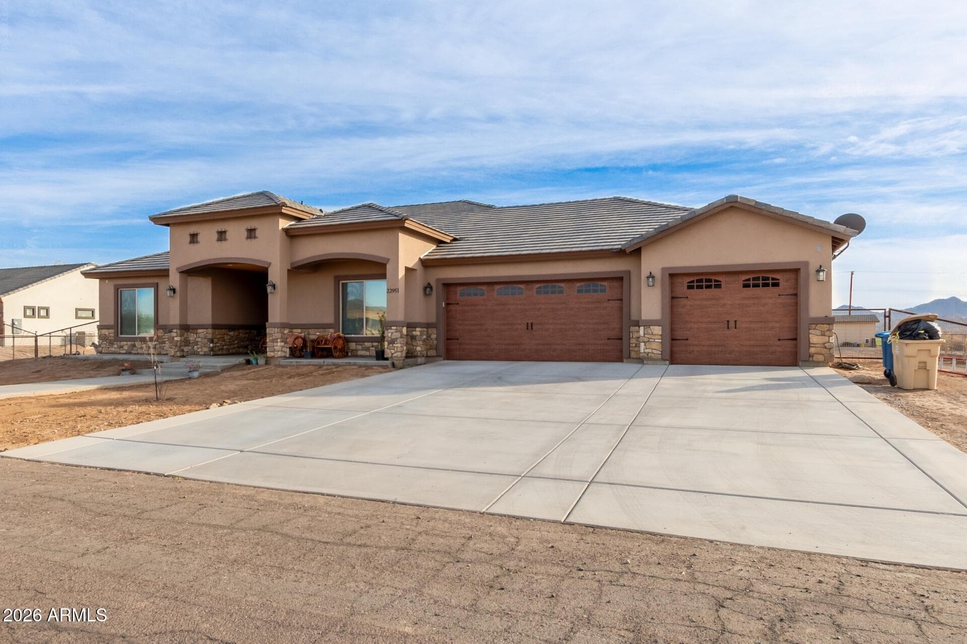22951 W La Mirada Drive — photo 2