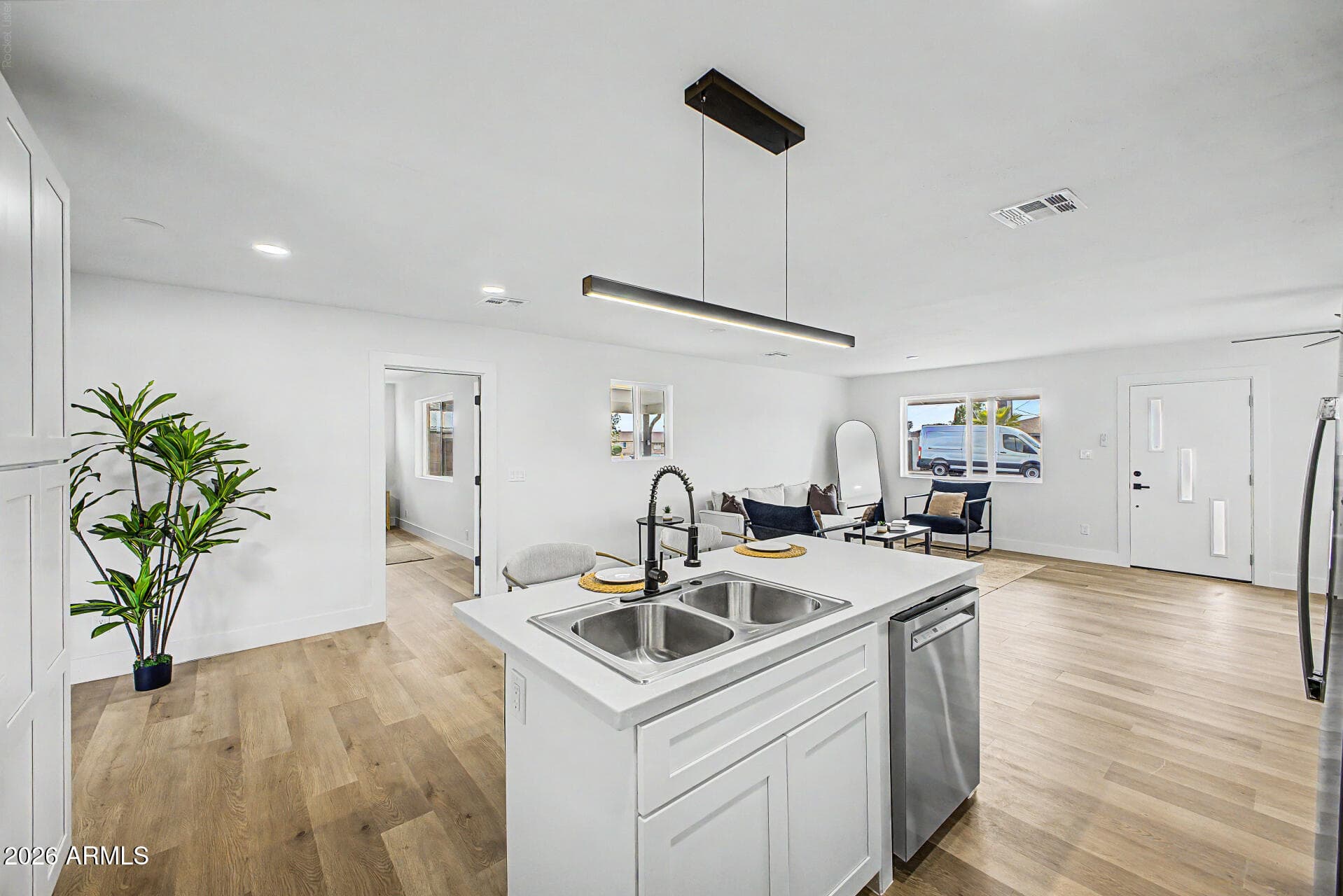 6709 N 27th Drive — photo 3
