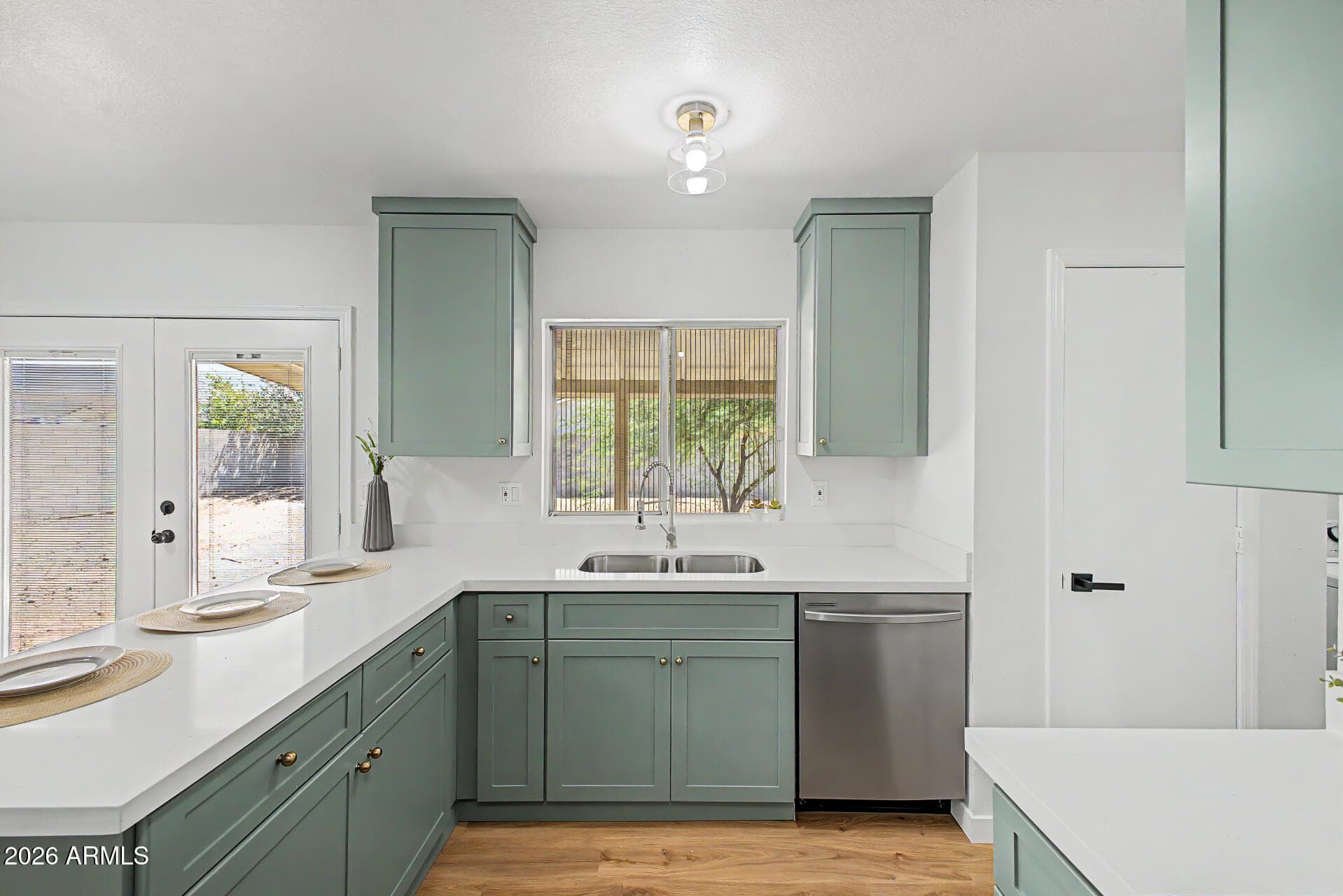 4219 W Sunnyside Avenue — photo 8