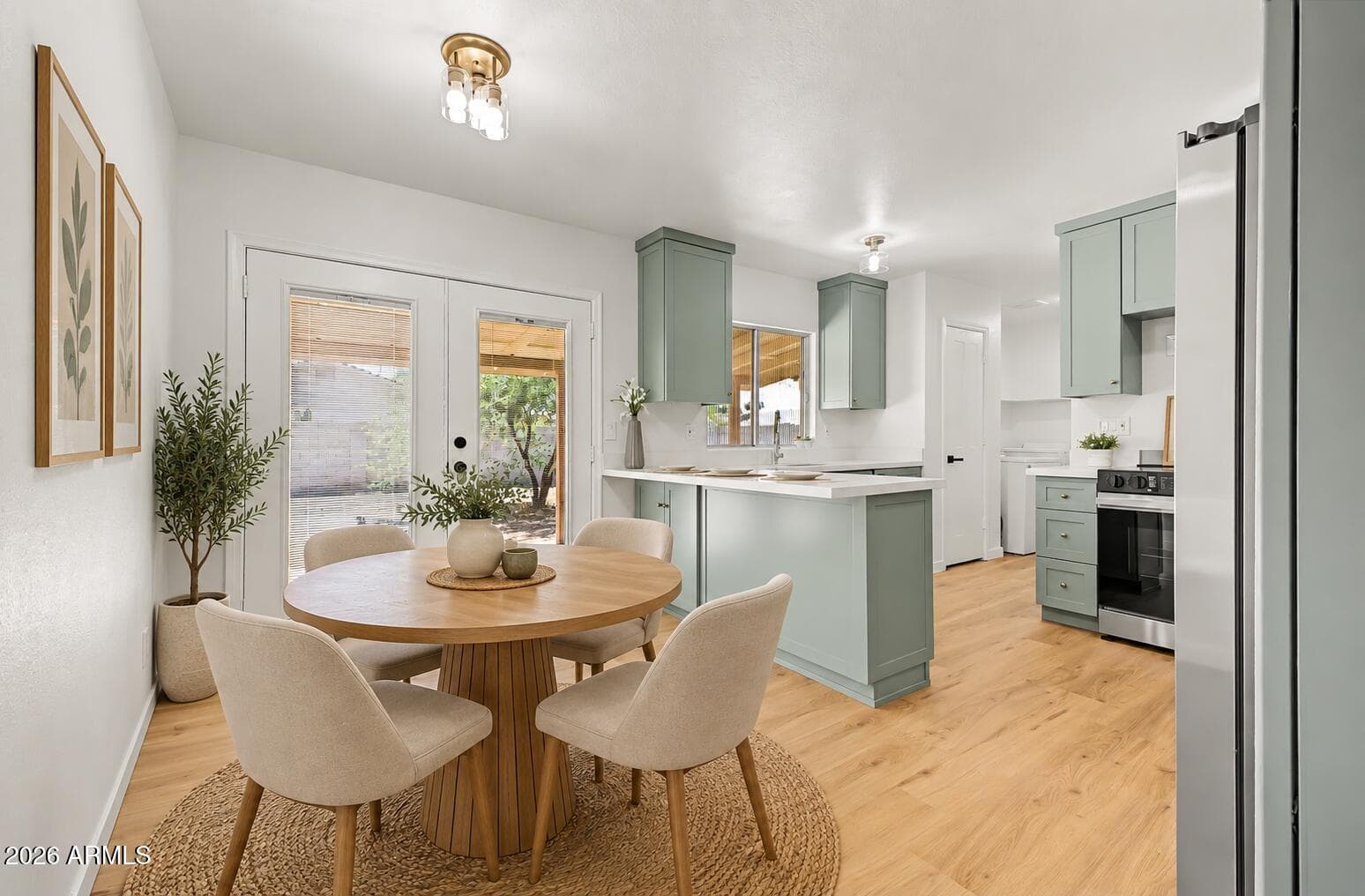 4219 W Sunnyside Avenue — photo 2