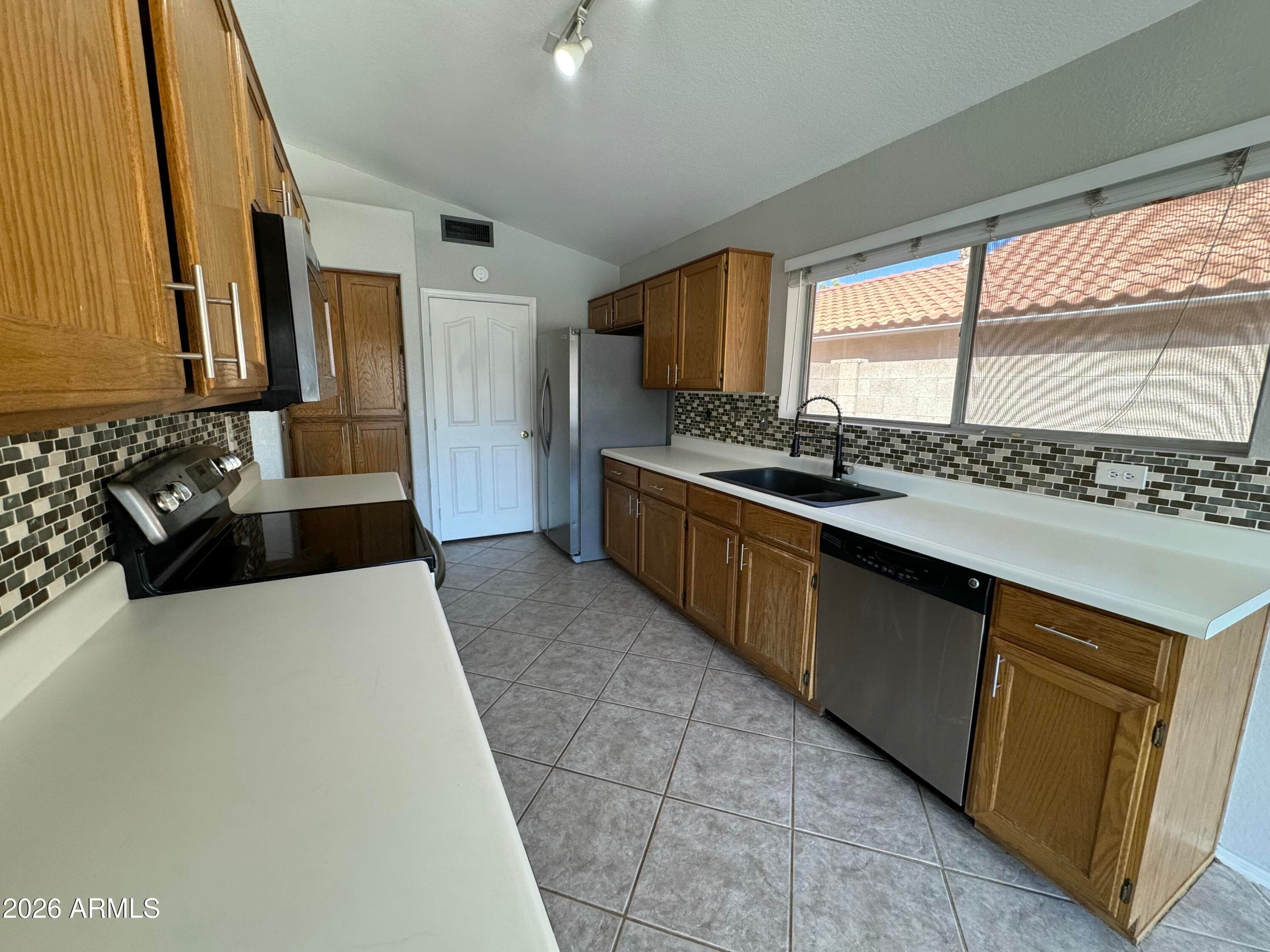 663 W Nopal Avenue — photo 6