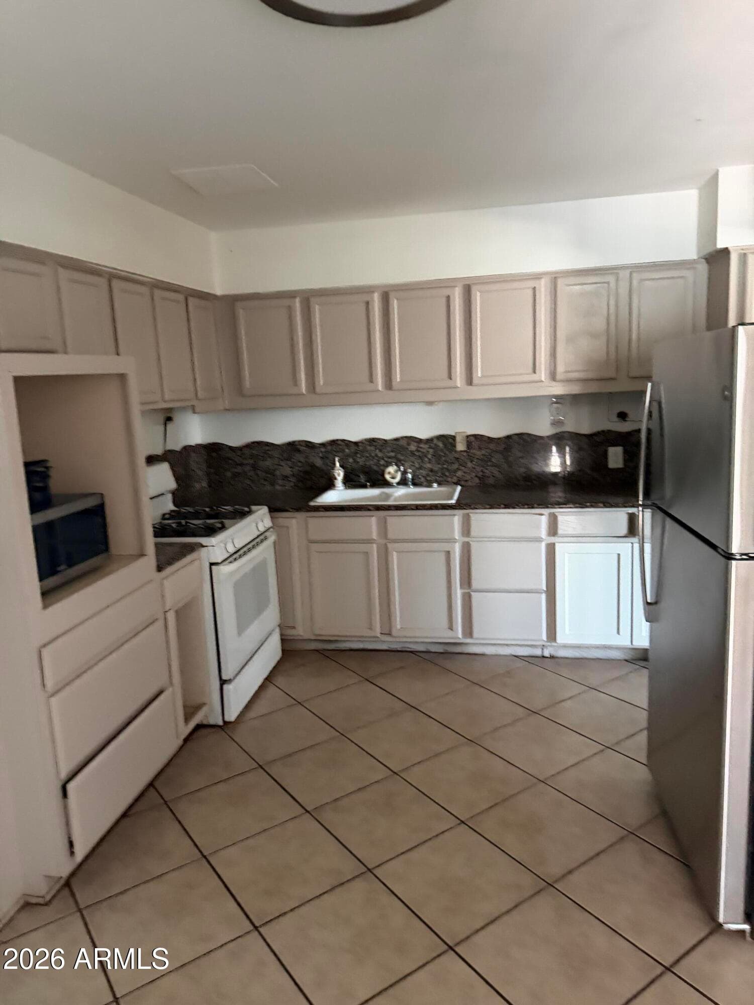 6952 W Wolf Street, Phoenix, Arizona