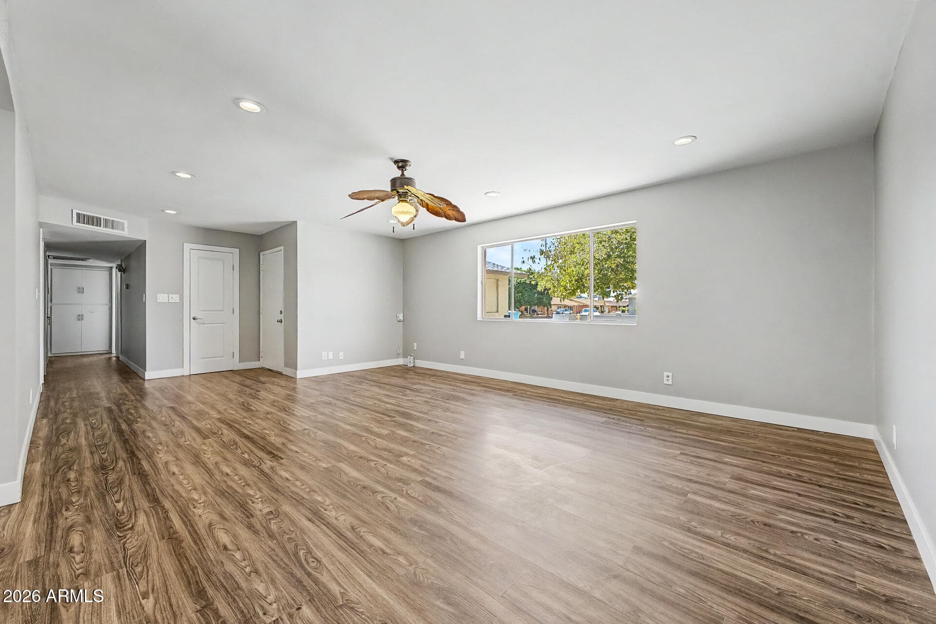 6701 N 42nd Drive — photo 2