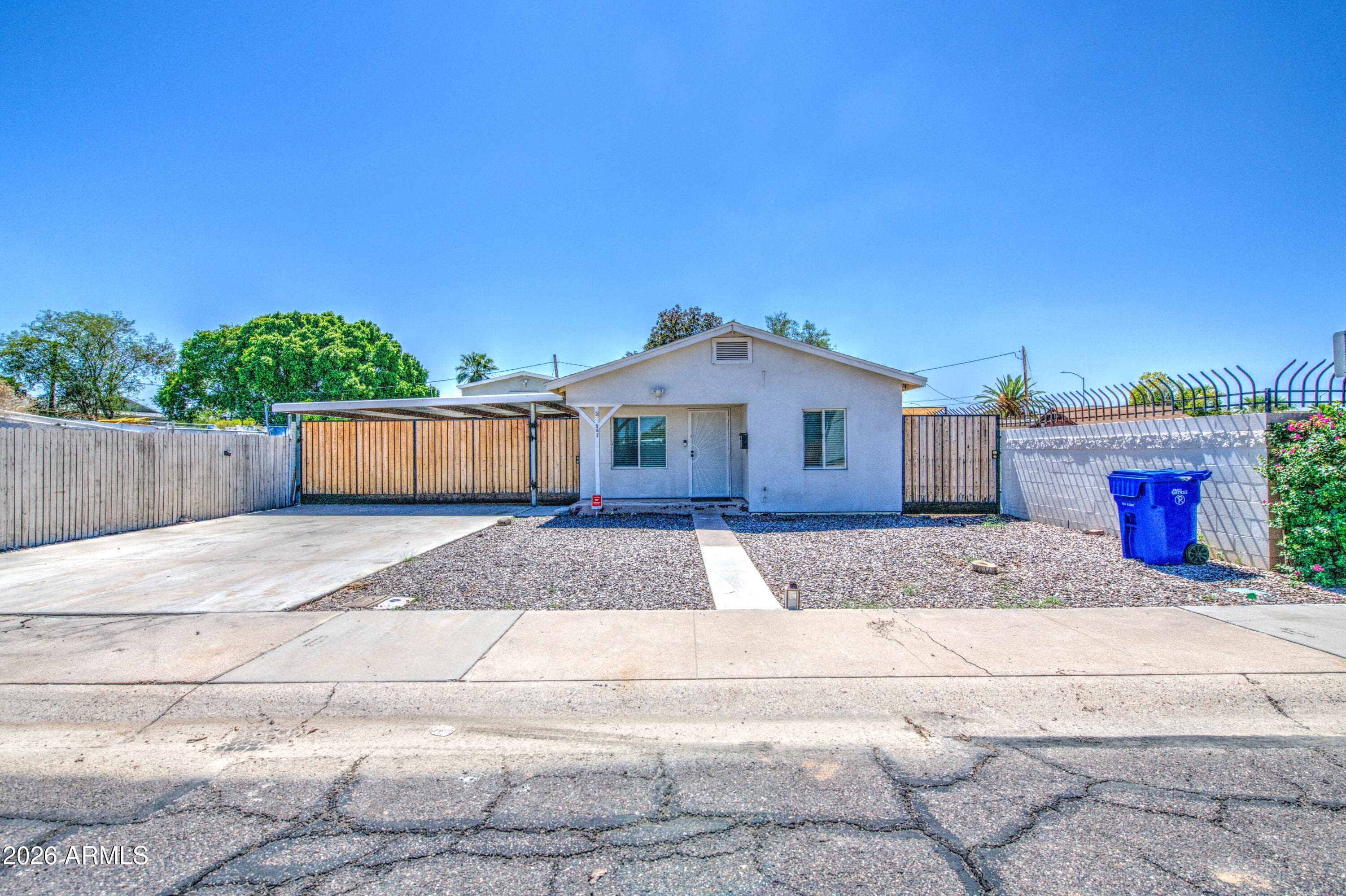 547 W Mahoney Avenue — photo 2