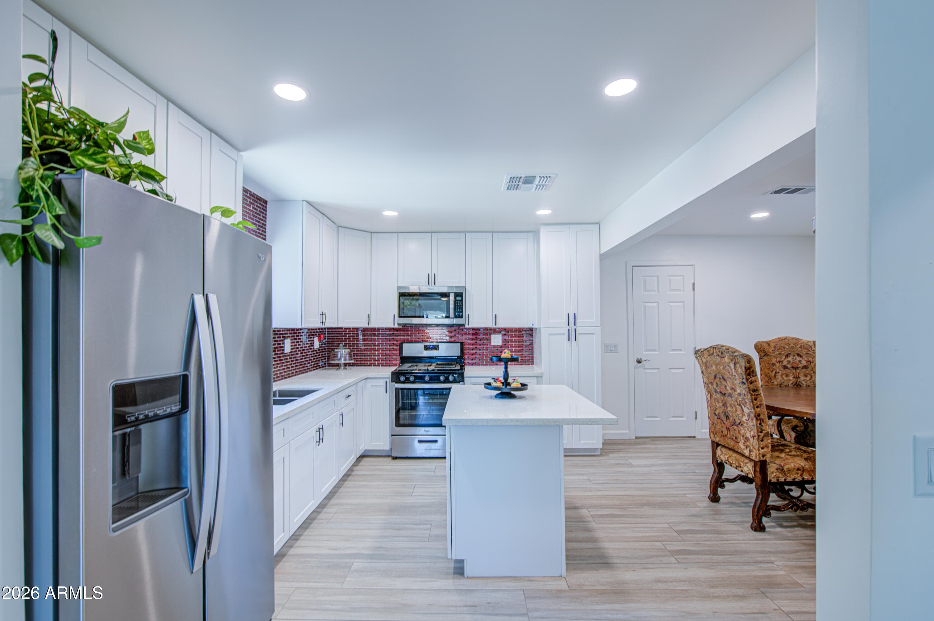 547 W Mahoney Avenue — photo 8