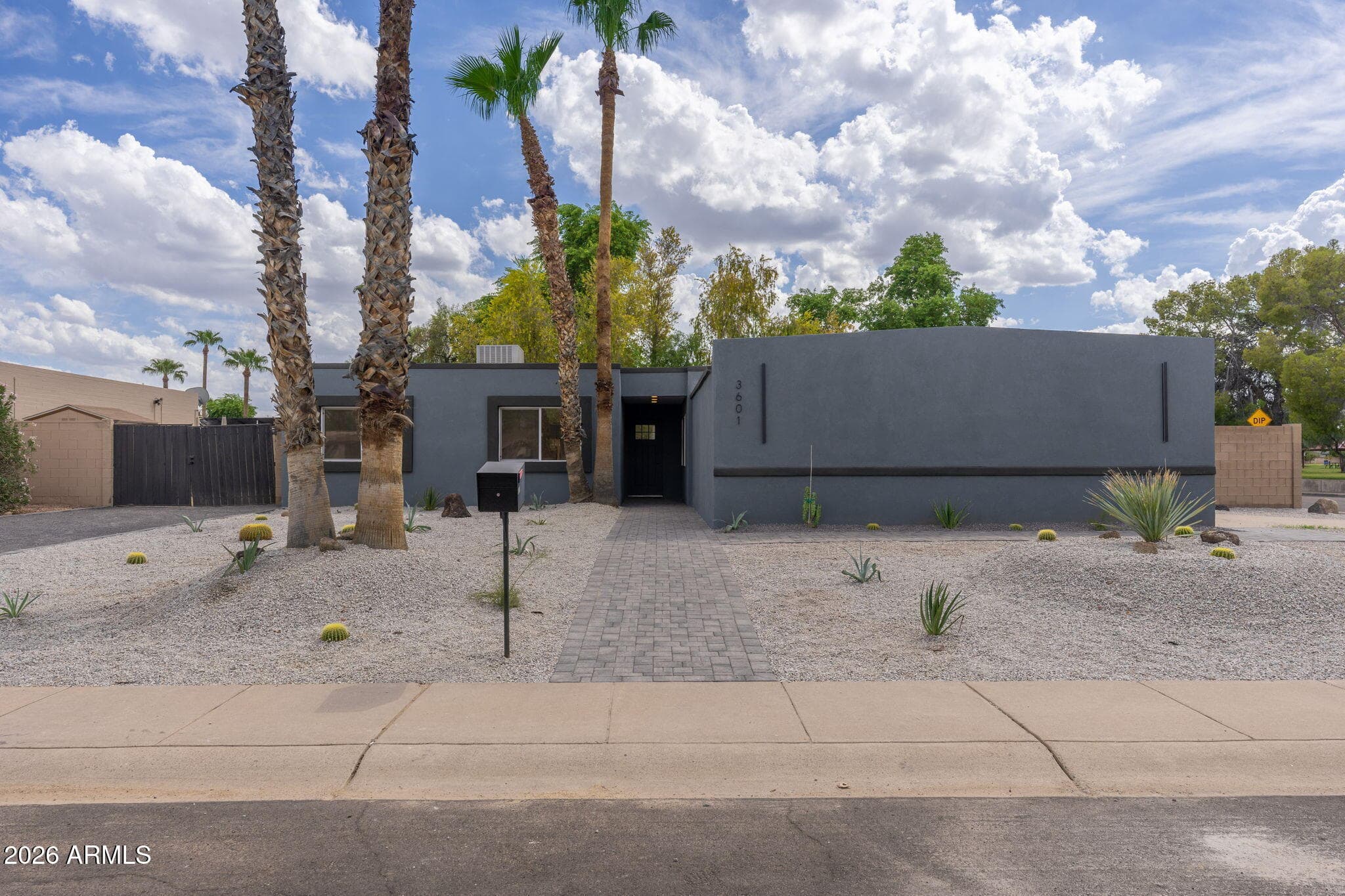 3601 E Charter Oak Road, Phoenix, Arizona