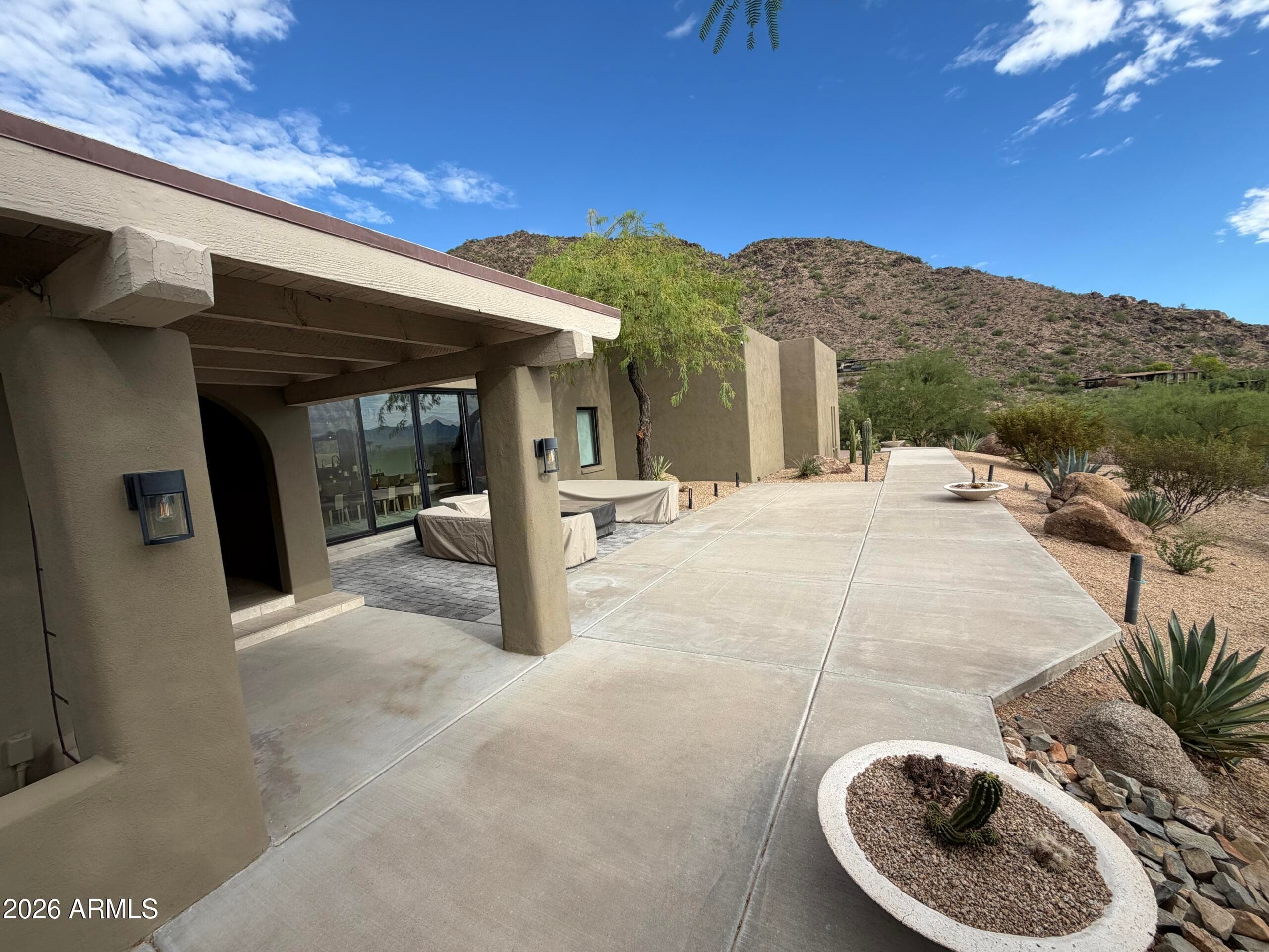 5849 E Hummingbird Lane