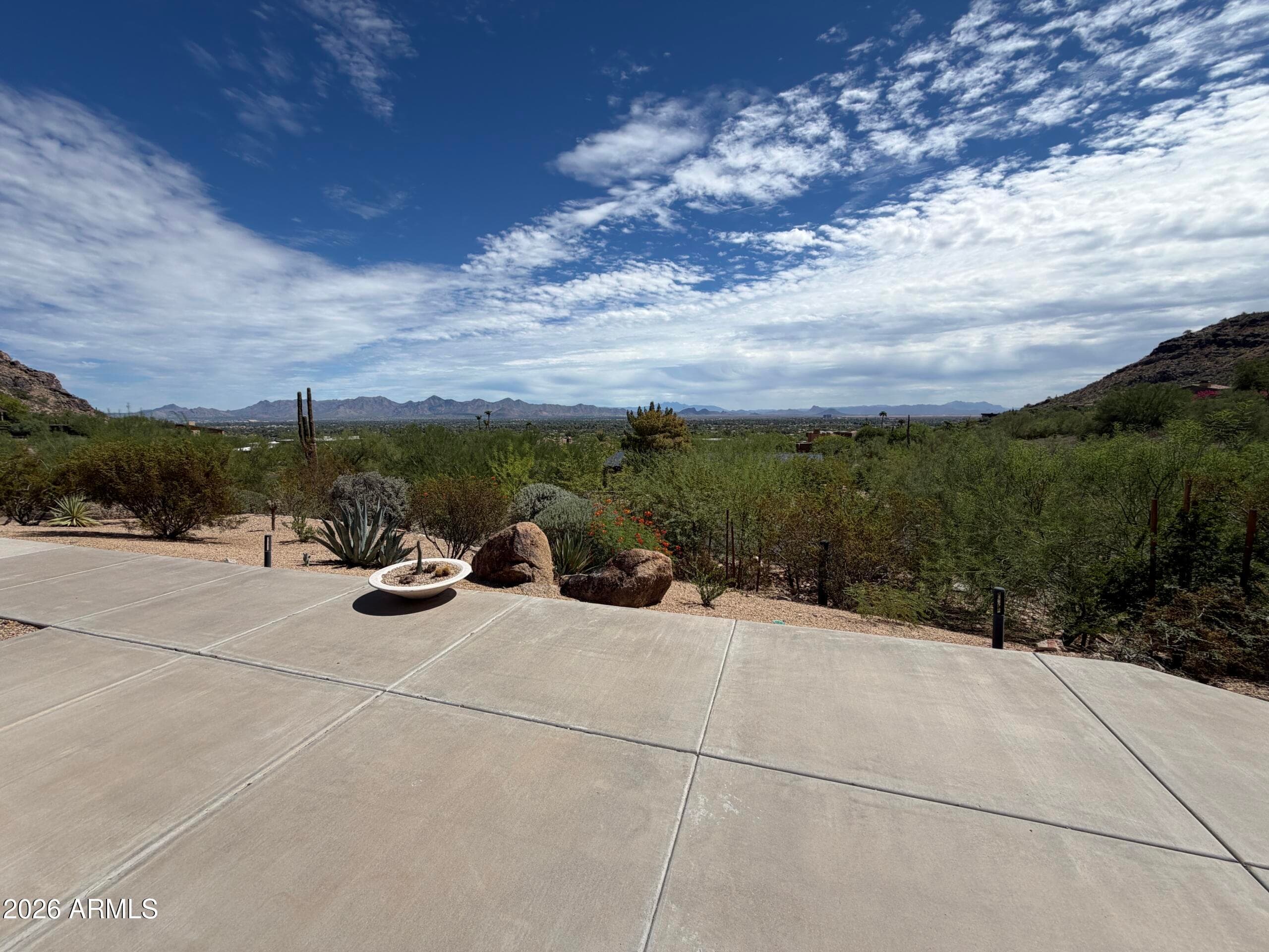 5849 E Hummingbird Lane — photo 2