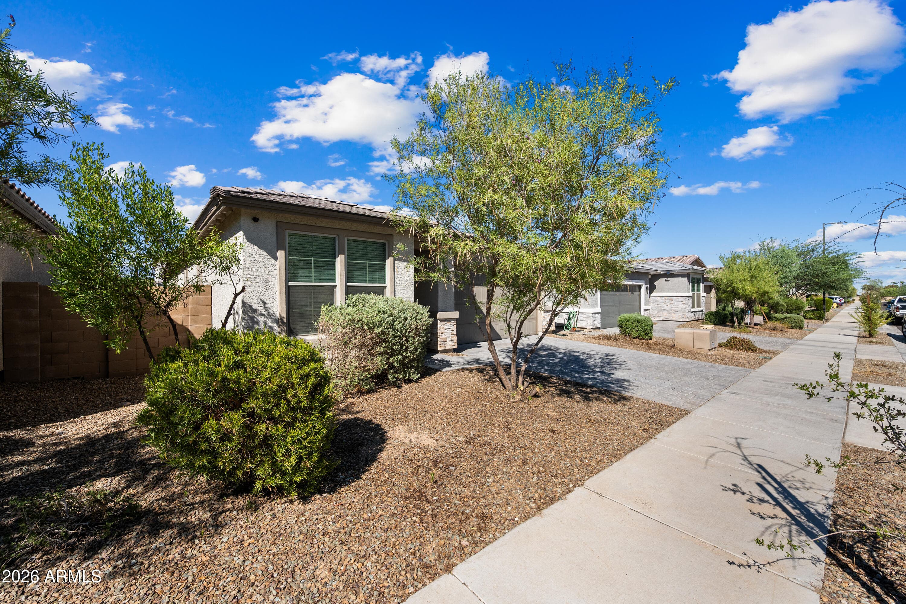 18428 W Ewers Drive — photo 2
